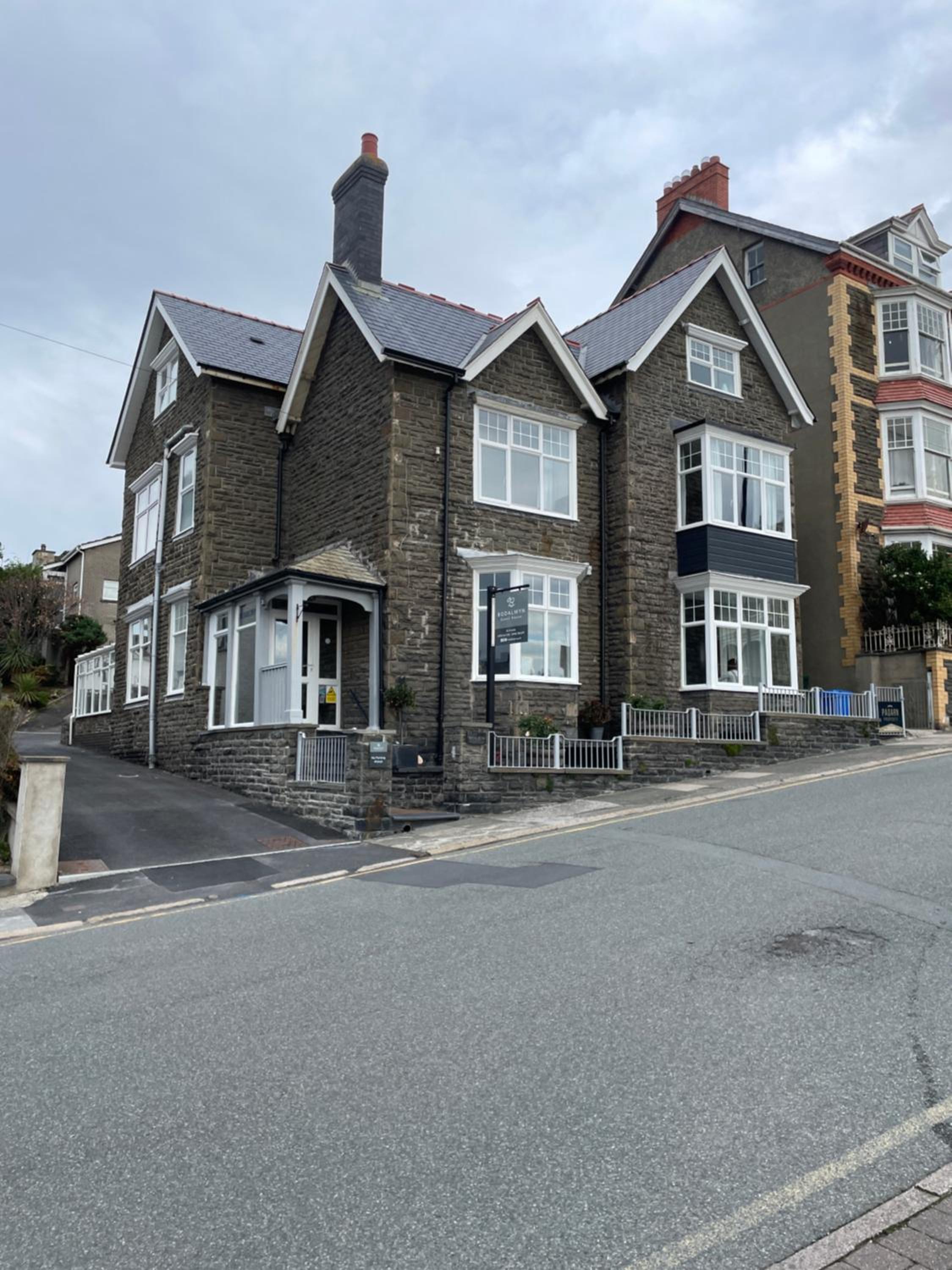 Hotel Bodalwyn Guest House - Image 1