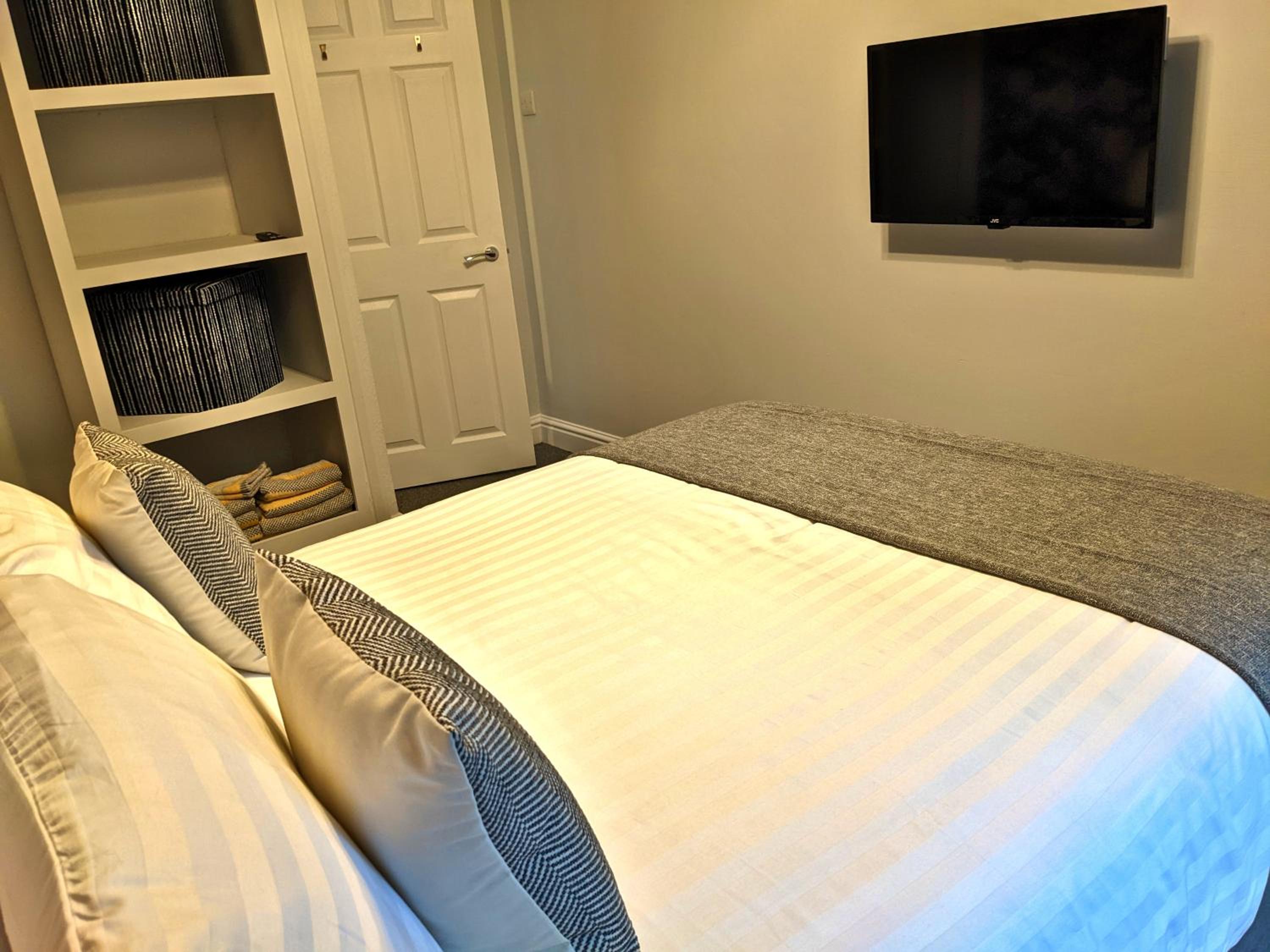 Racecourse Apartment