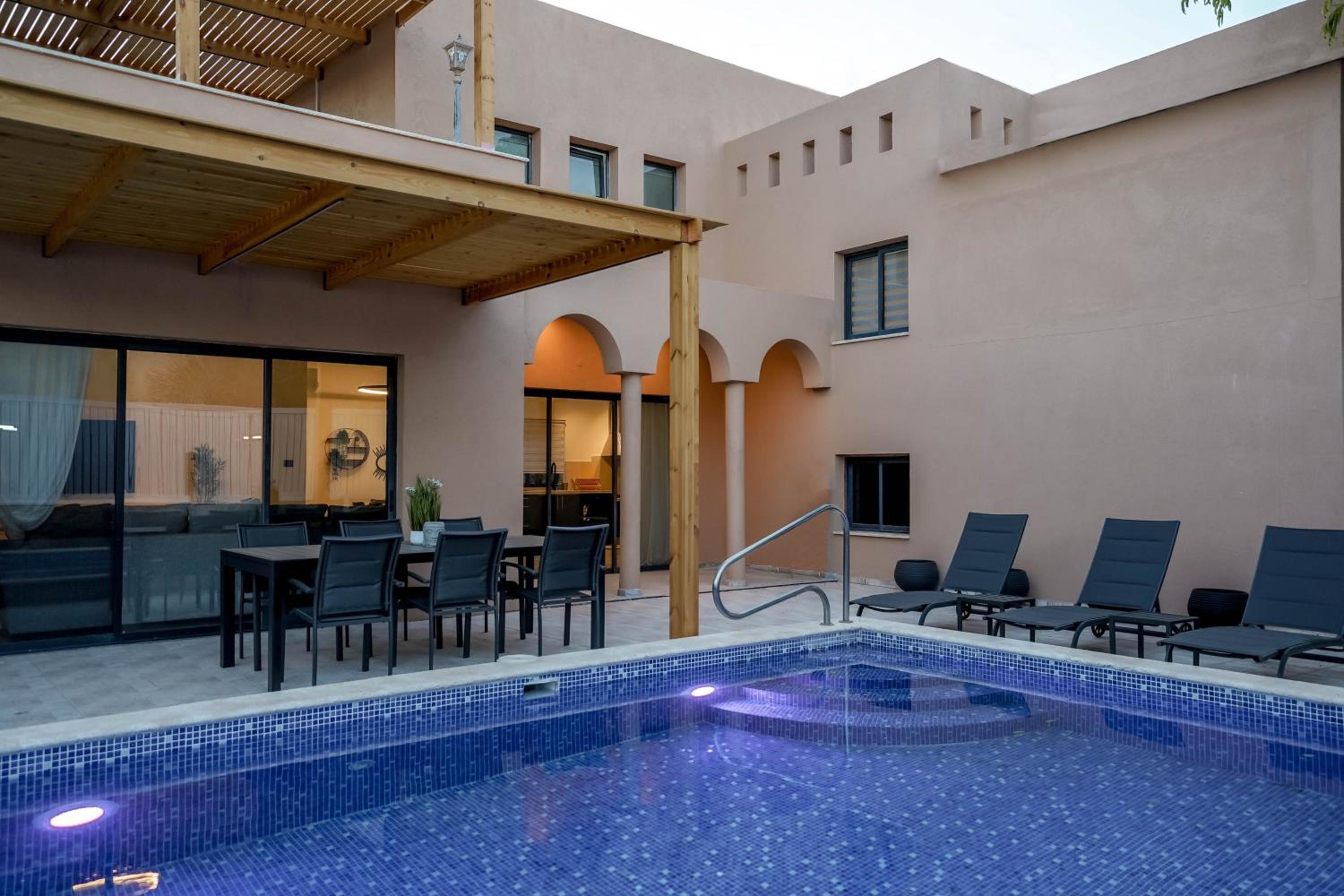 וילה רוני בריכה מחוממת Villa Roni Heated pool view 3