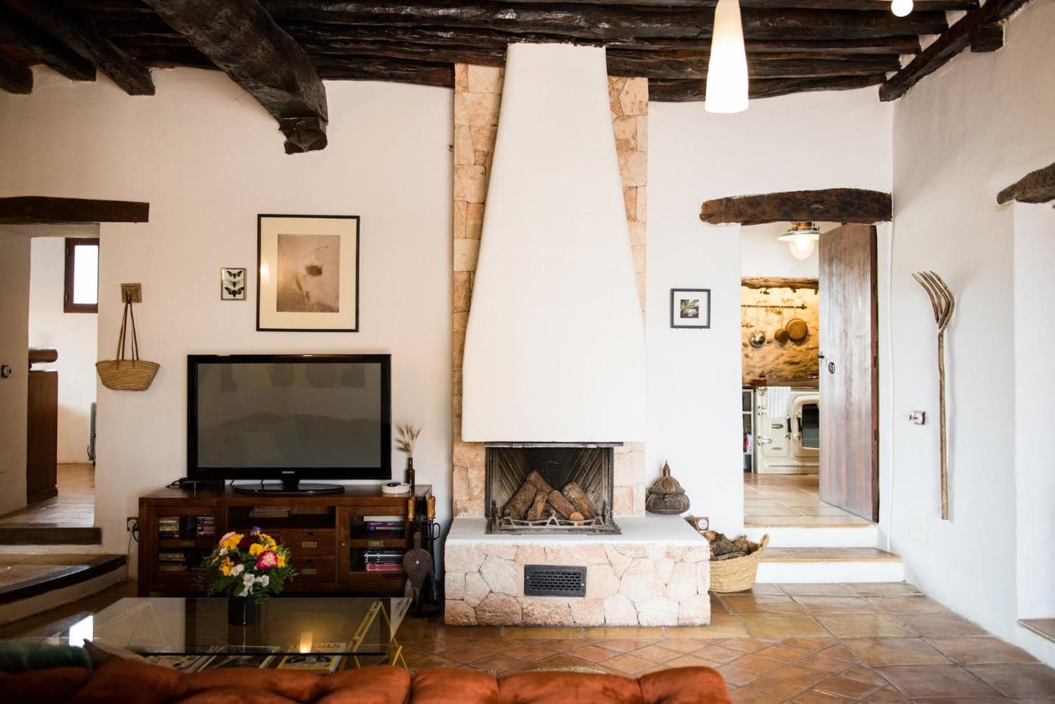 Elegant Restored Luxury 600 Year Old Farmhouse I Las Chumberas I 6 Bedrooms I Stunning Views I Santa Gertrudis view 4