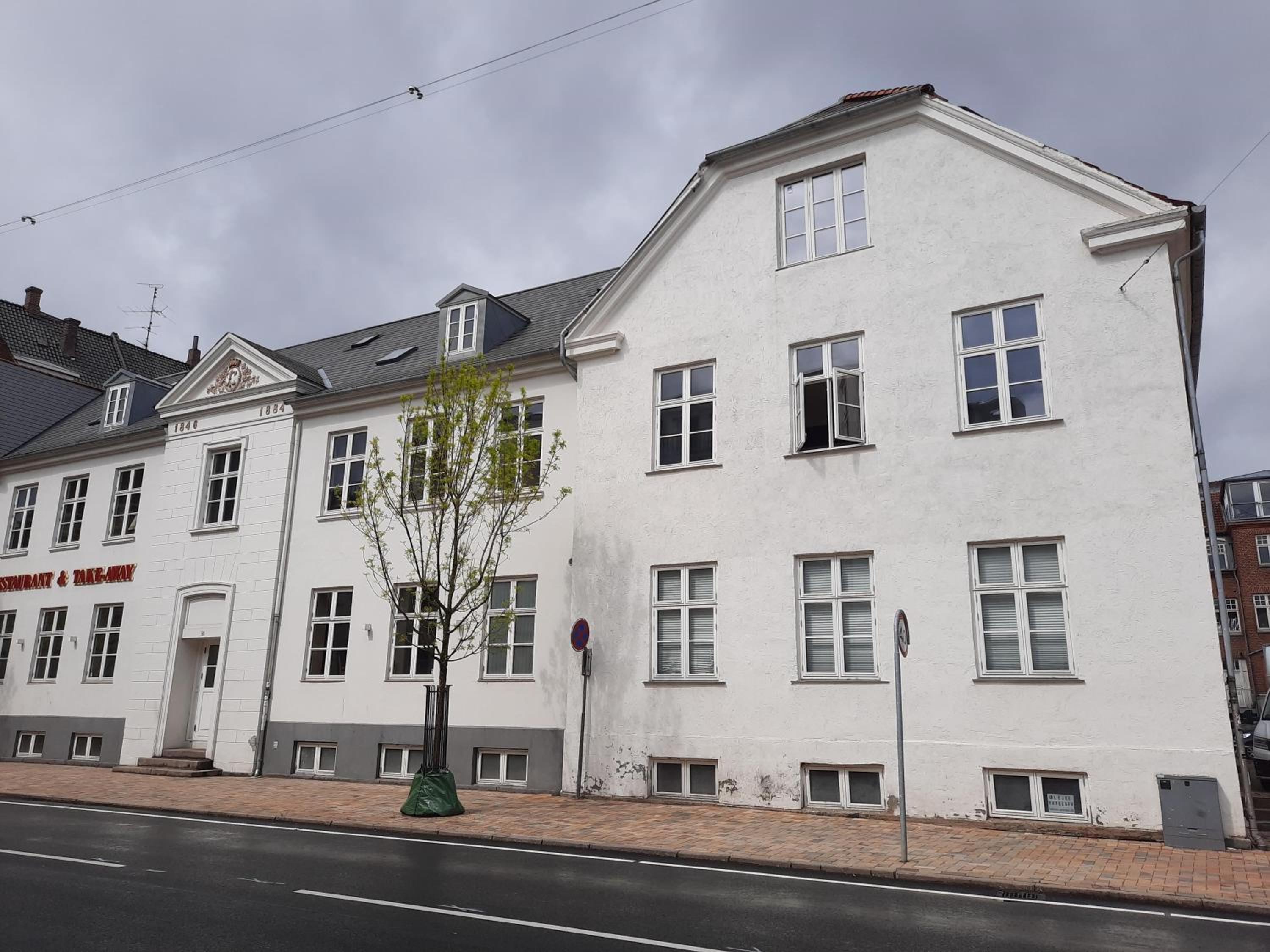 1- Bed Private room in apartment view 4