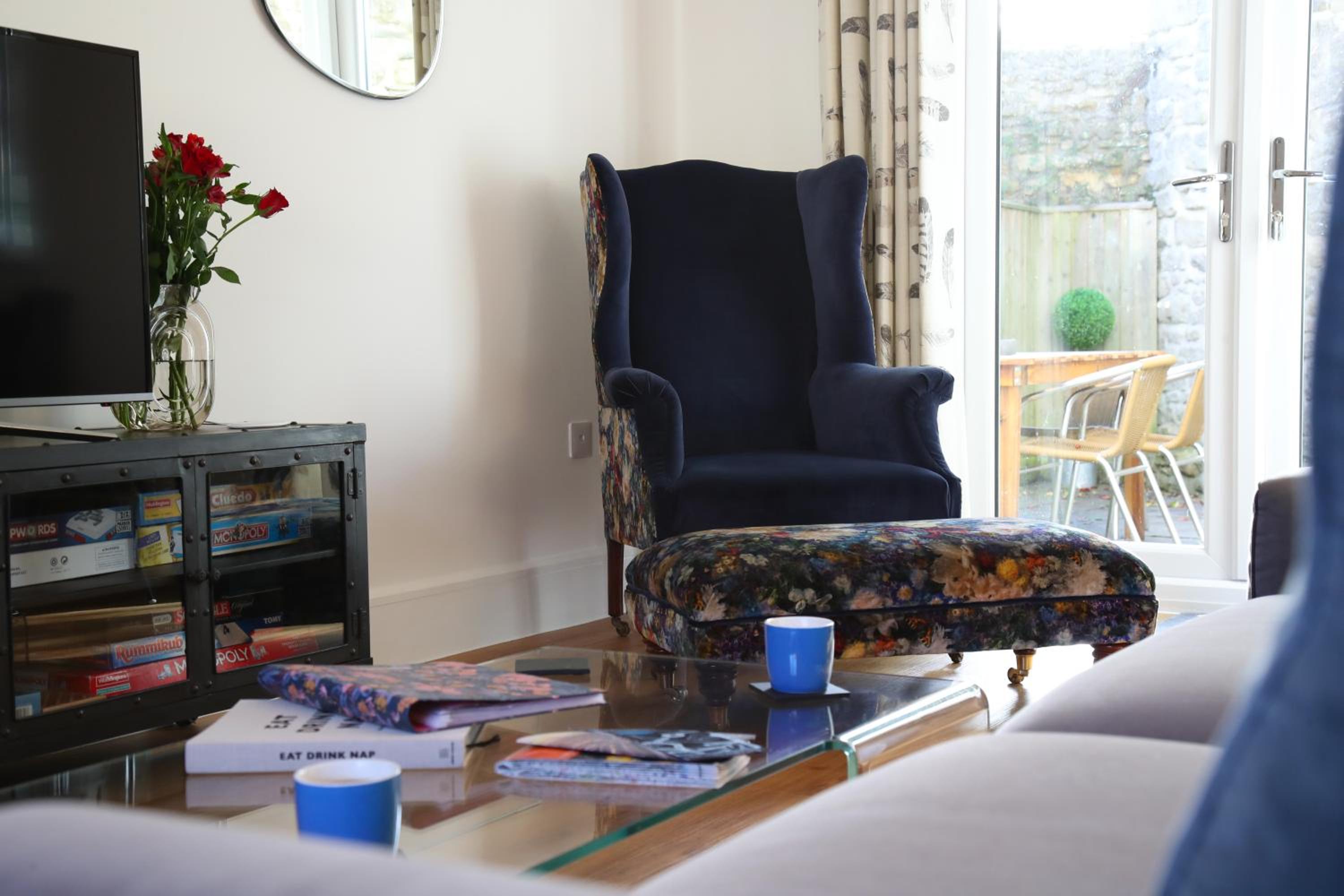 Burgess Yard 2-bedroom cottage, Bath view 4