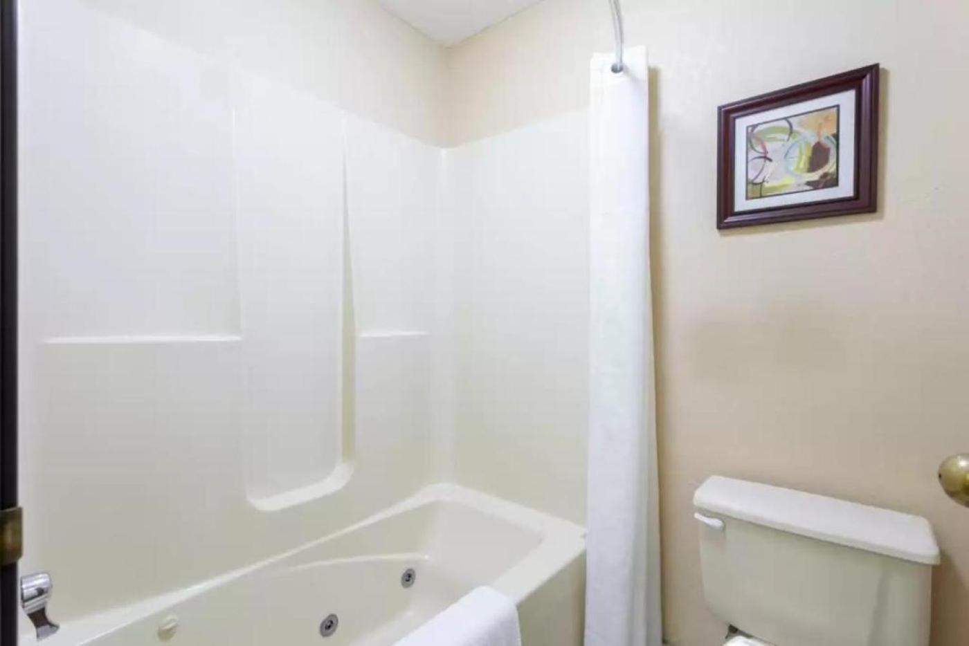 Clarion Pointe Harrodsburg-Danville