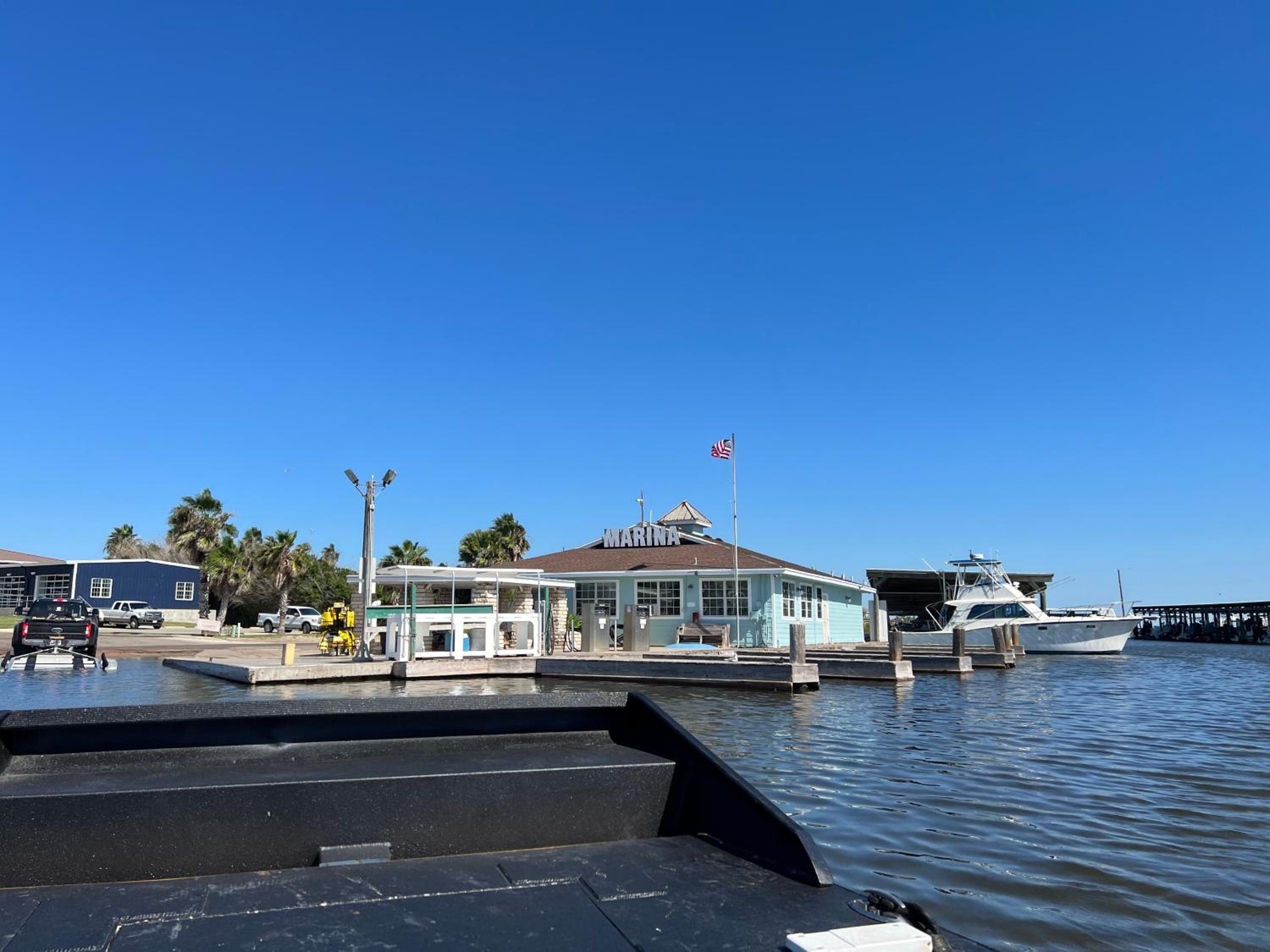 Bluff's Landing Marina & Lodge
