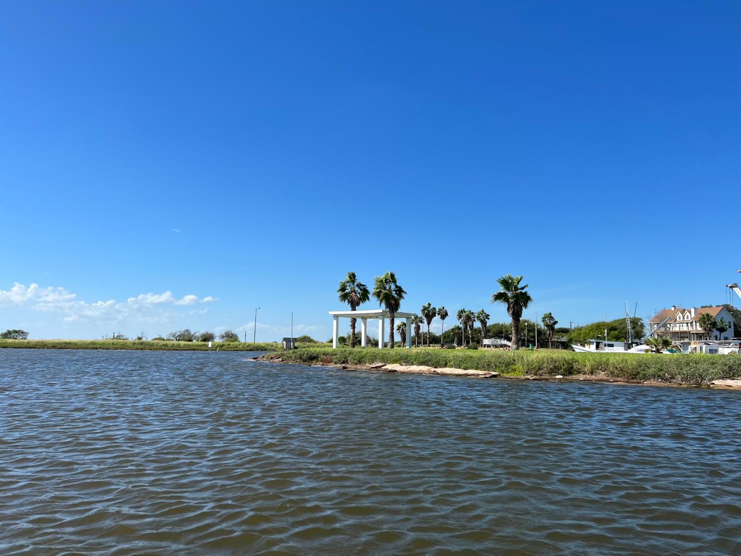 Bluff's Landing Marina & Lodge