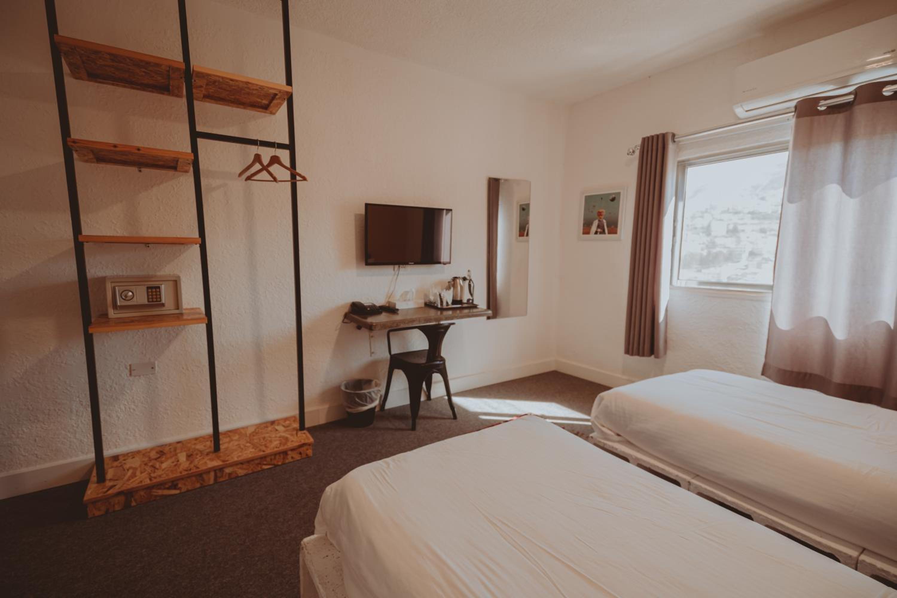 Nomads Hotel