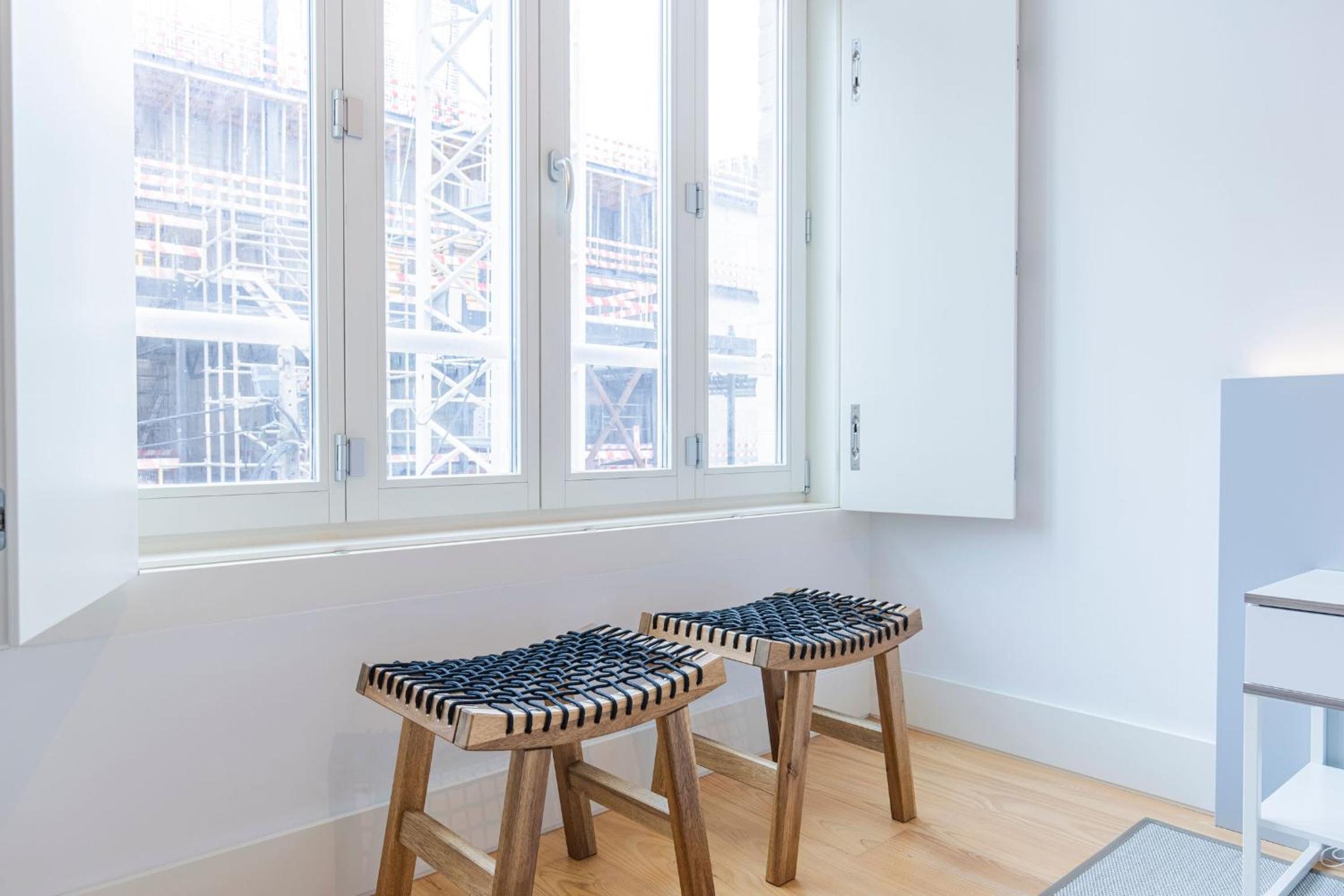 Modern Rustic Flat in Santos by LovelyStay view 4
