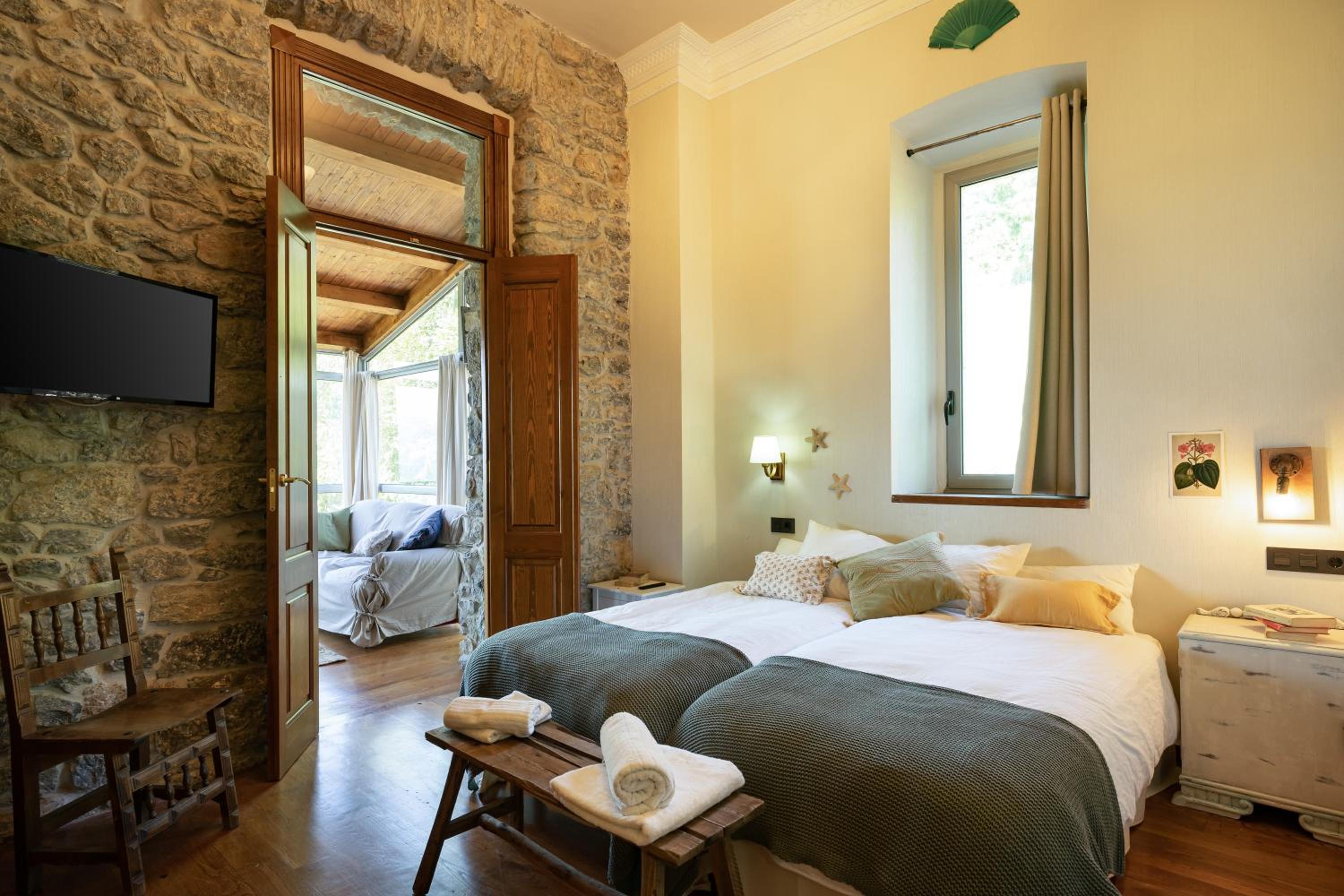La Casona de Alesga, Asturias-Fresnedo