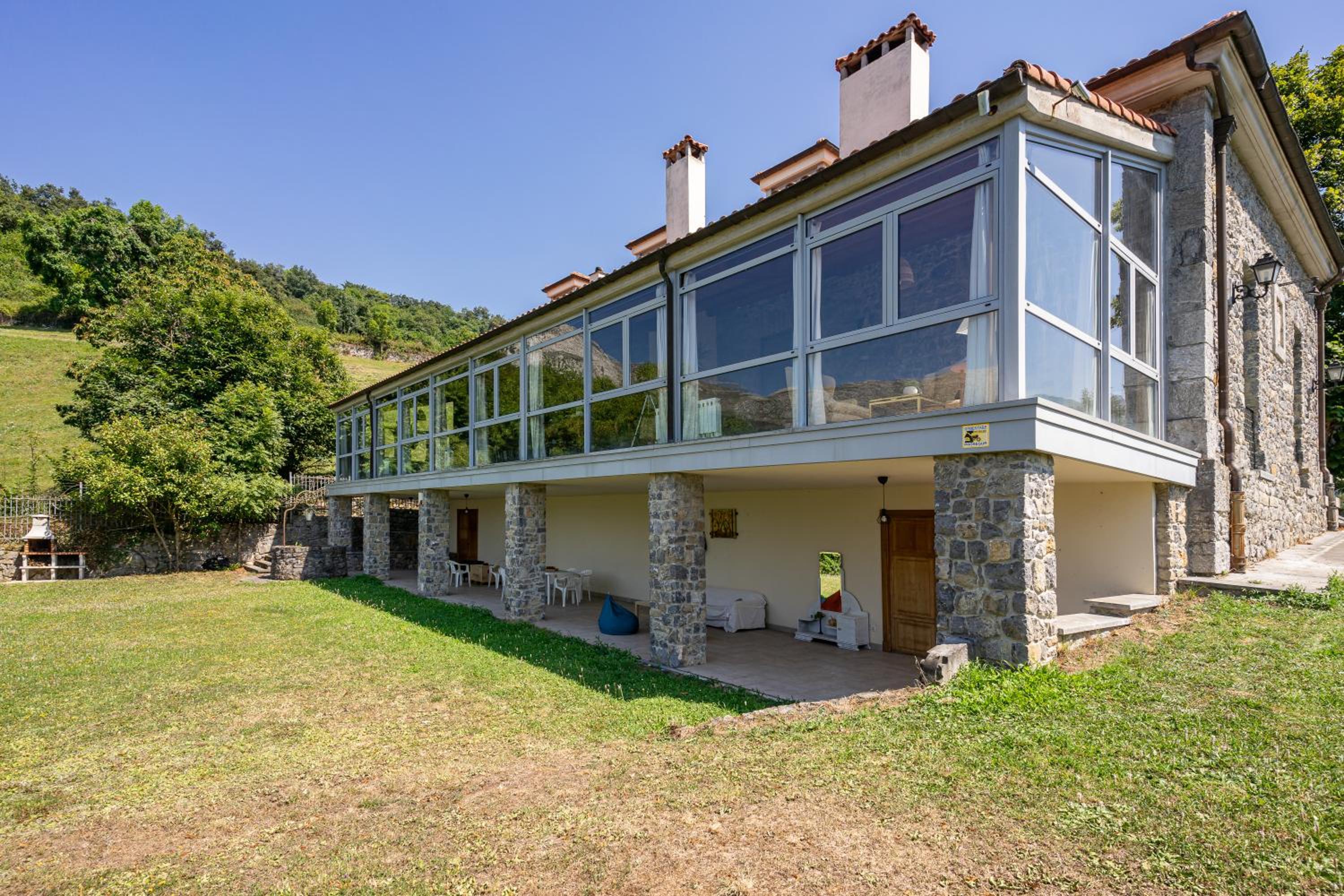 La Casona de Alesga, Asturias-Fresnedo