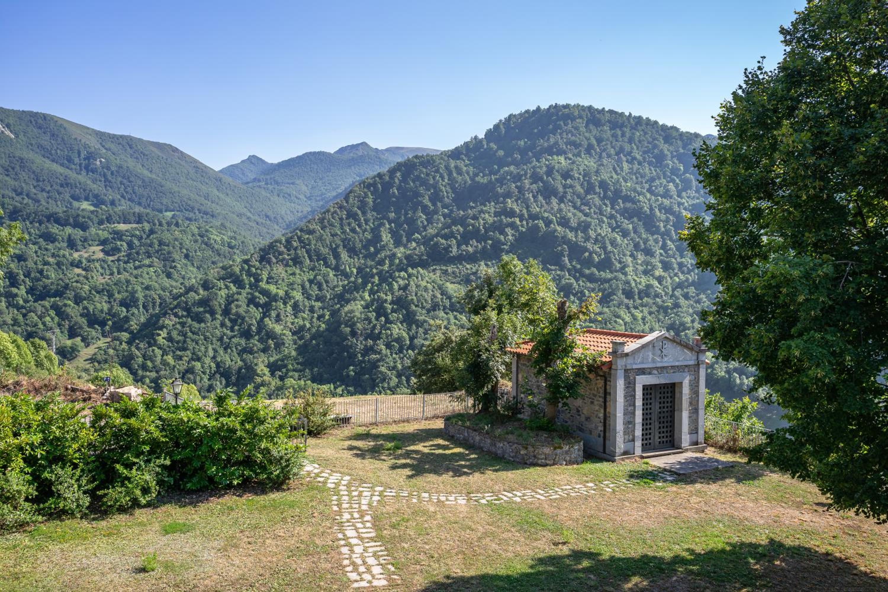La Casona de Alesga, Asturias-Fresnedo