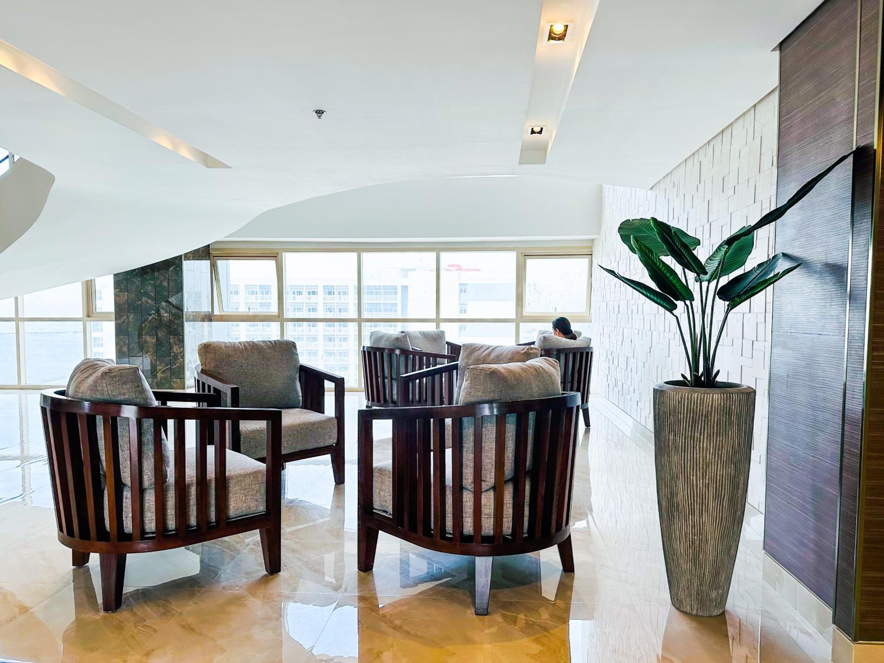 1 Bedroom Condo near CCP Roxas Boulevard Pasay view 4