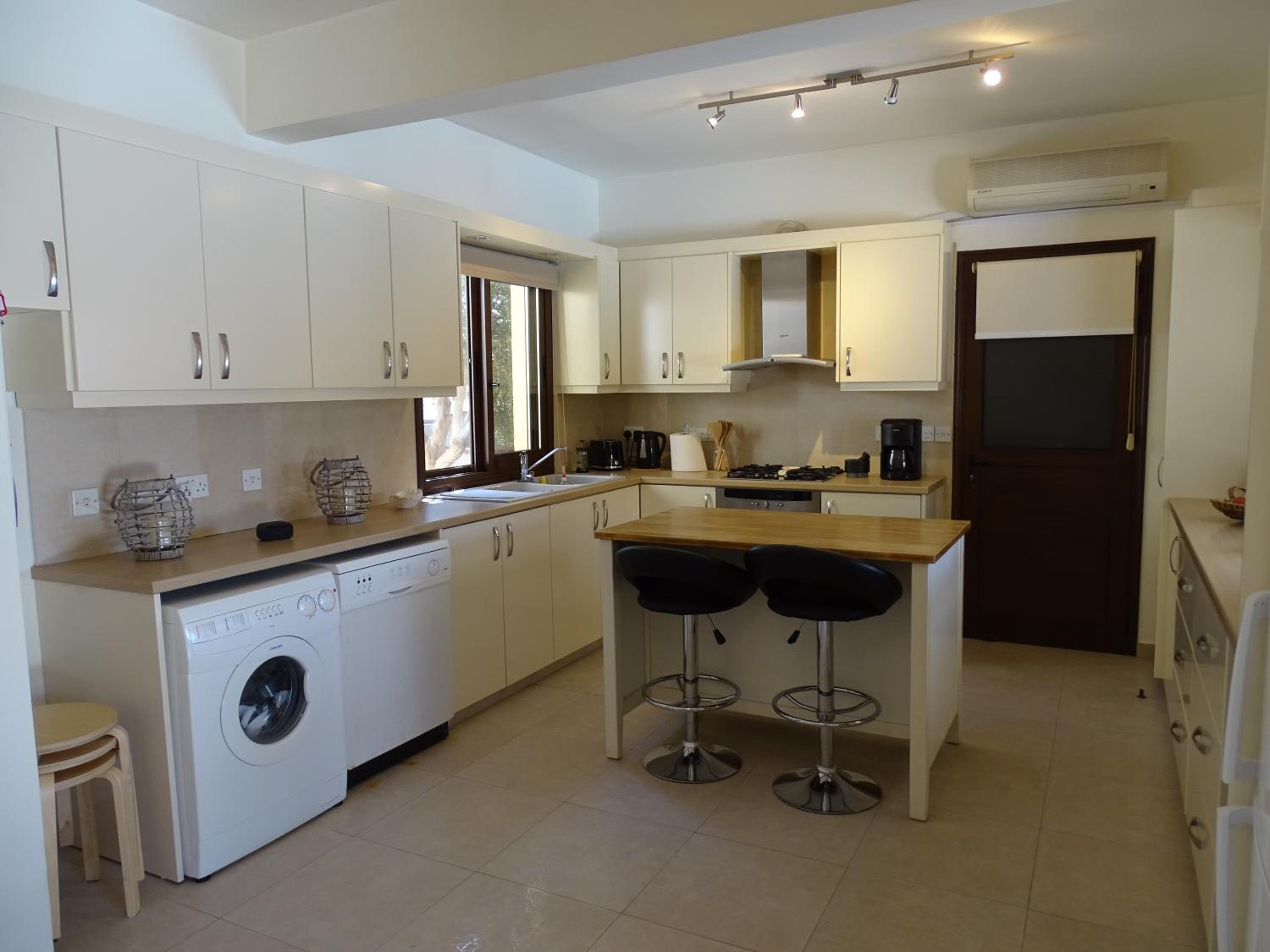 LE CAROUBIER splendid 3 bedrooms bungalow view 4