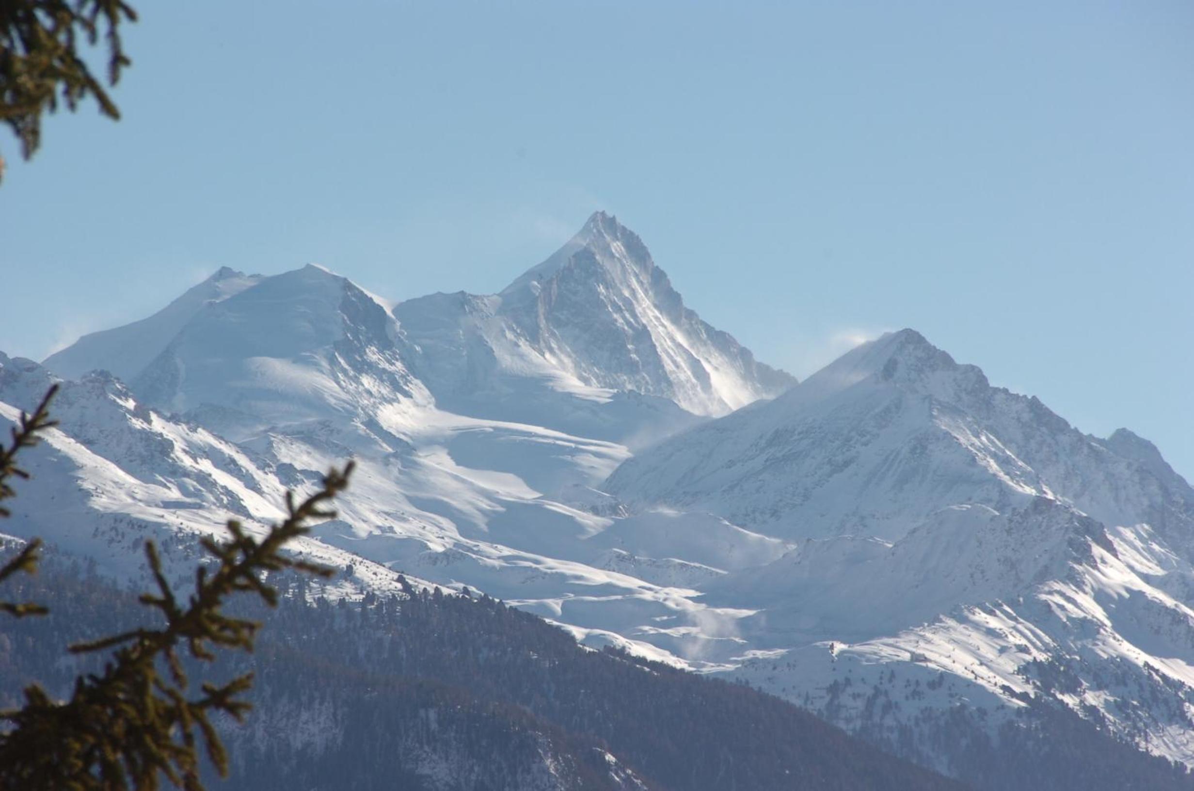 Apartment Eglantine with stunning views of the Valais Peaks