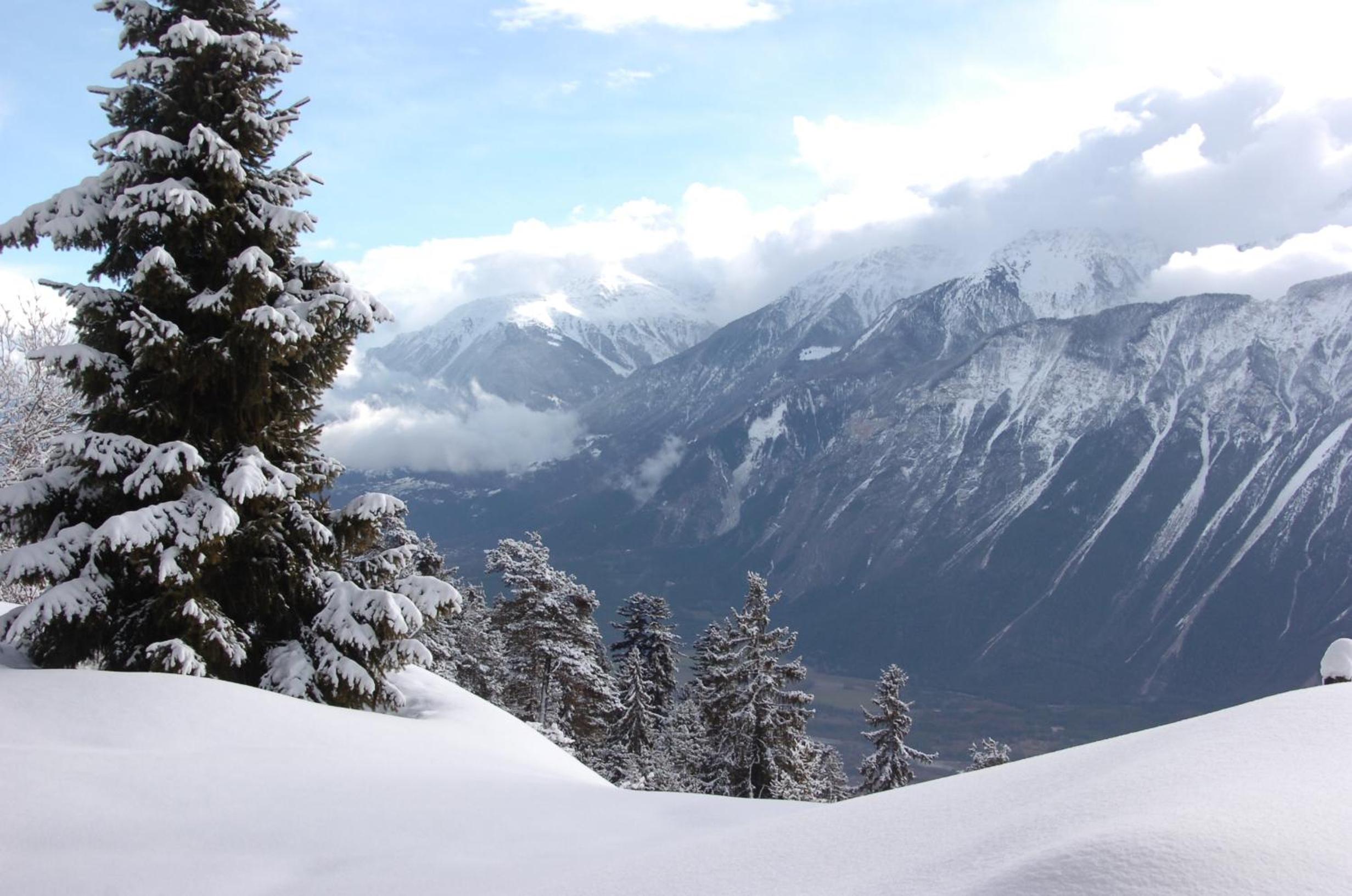 Apartment Eglantine with stunning views of the Valais Peaks