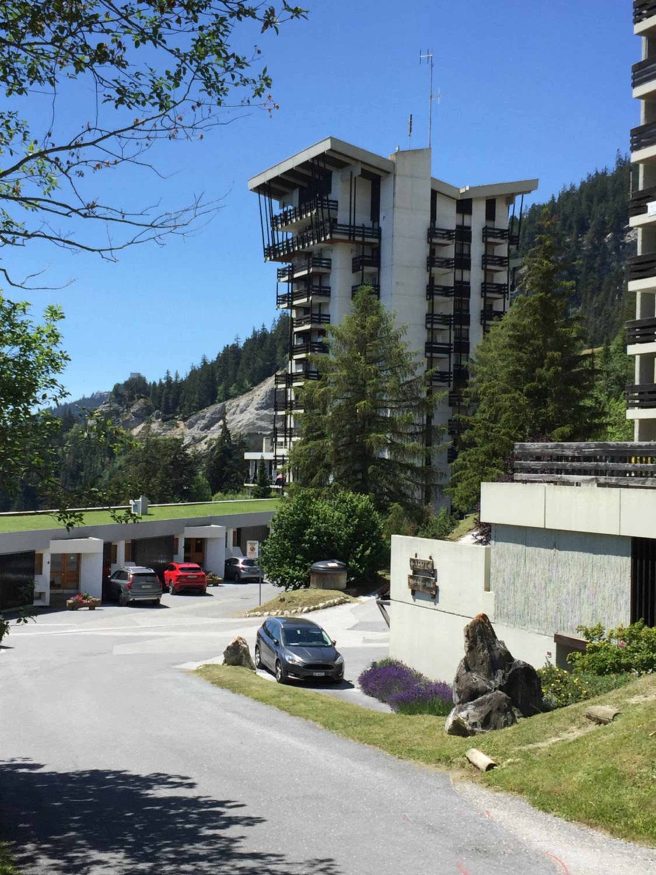 Apartment Eglantine with stunning views of the Valais Peaks