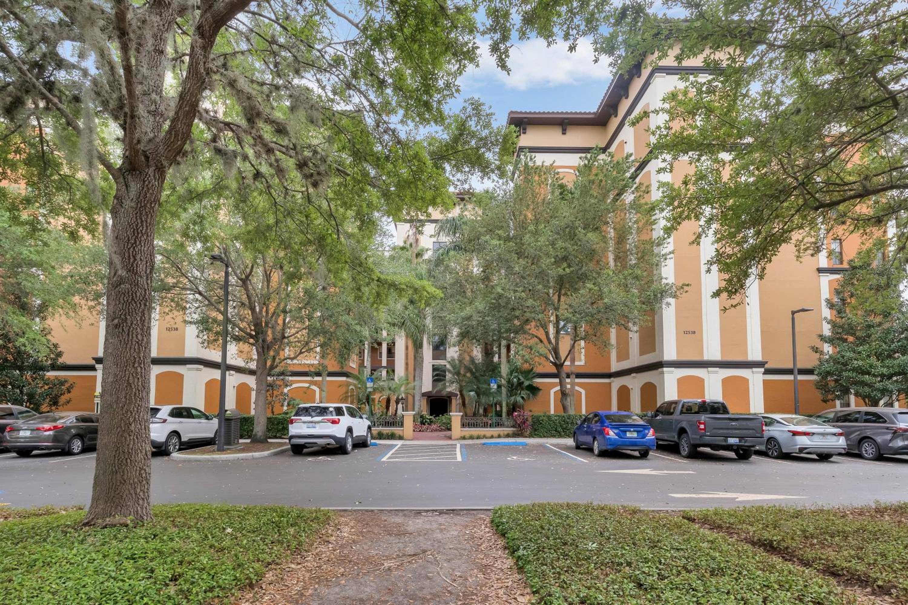 Designer 3BR/2BA Corner Suite - Disney & Universal