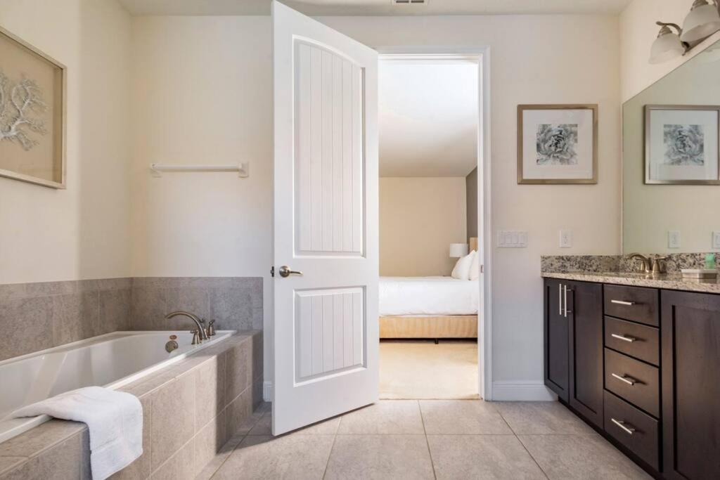 Luxurious Encore Villa 10 Min Disney Inc/Waterpark