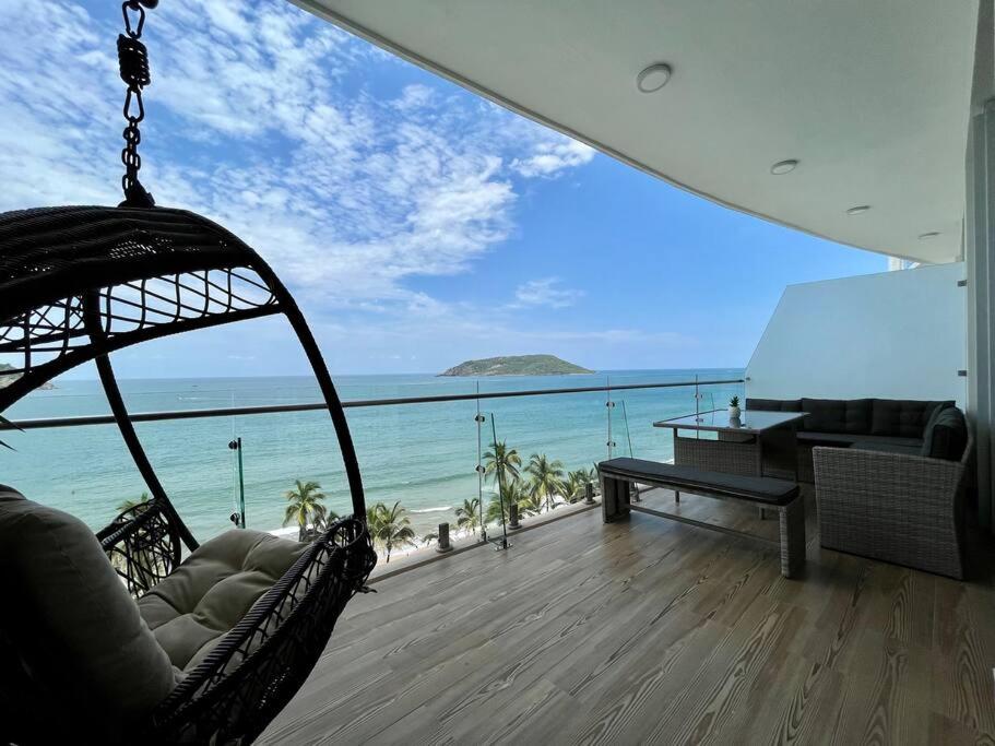 Hermoso condominio a pie de playa en Camino al Mar view 4