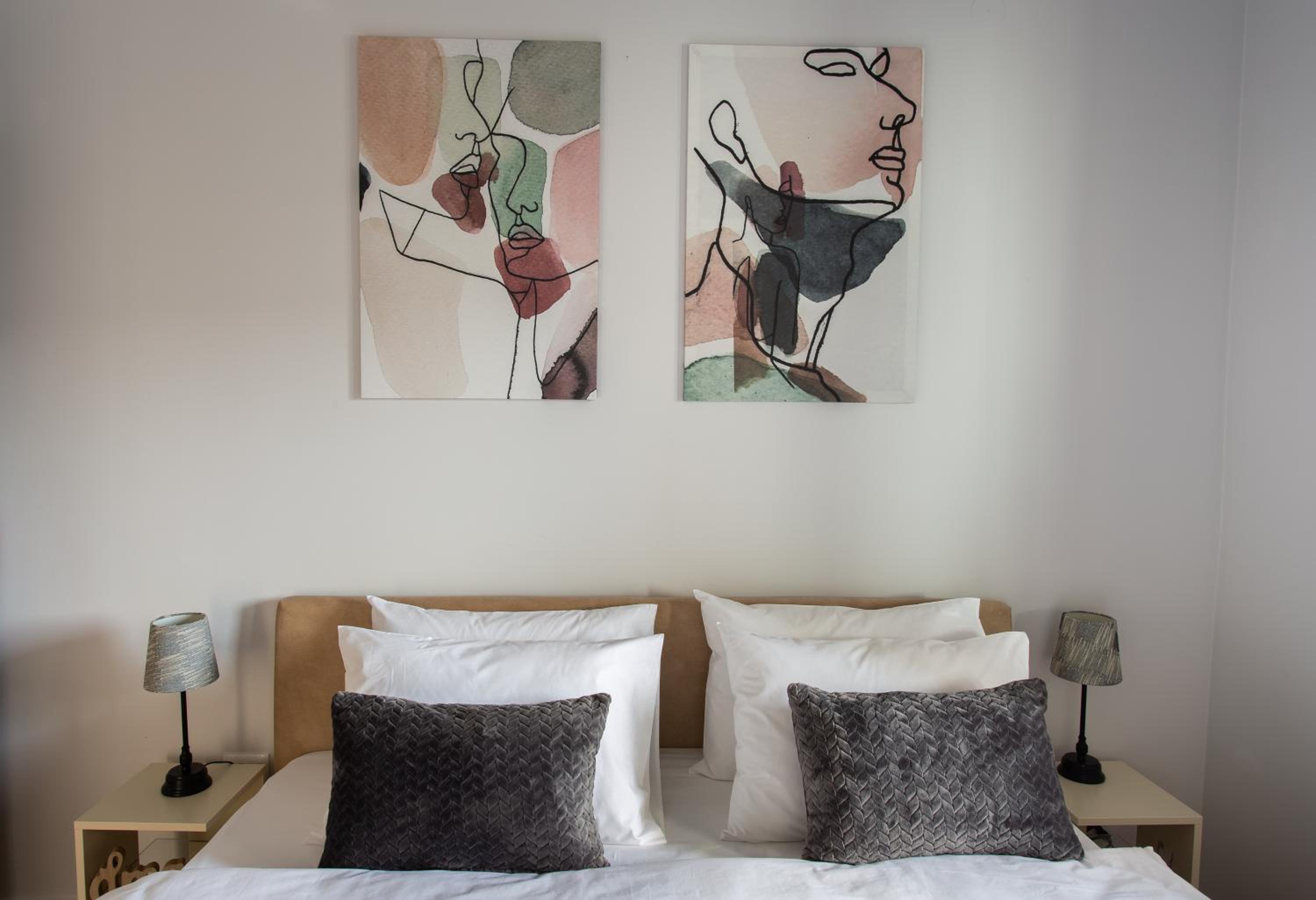 LINA - PG, Riverside Apartment
