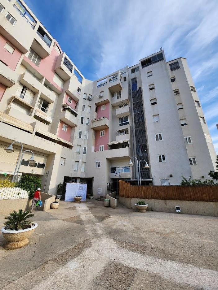 Ashkelon apartment near the beach