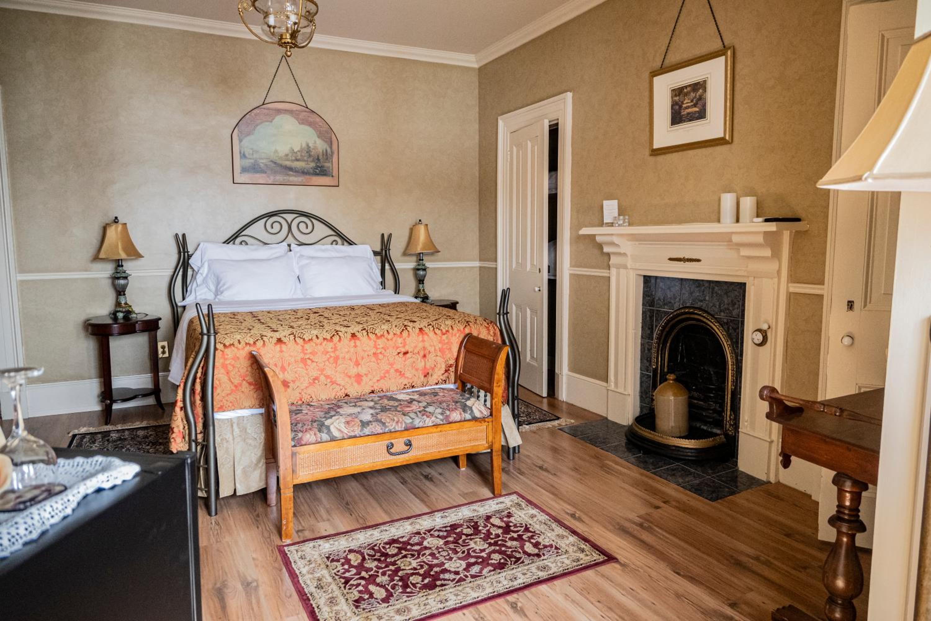 Belle View Manor Inn
