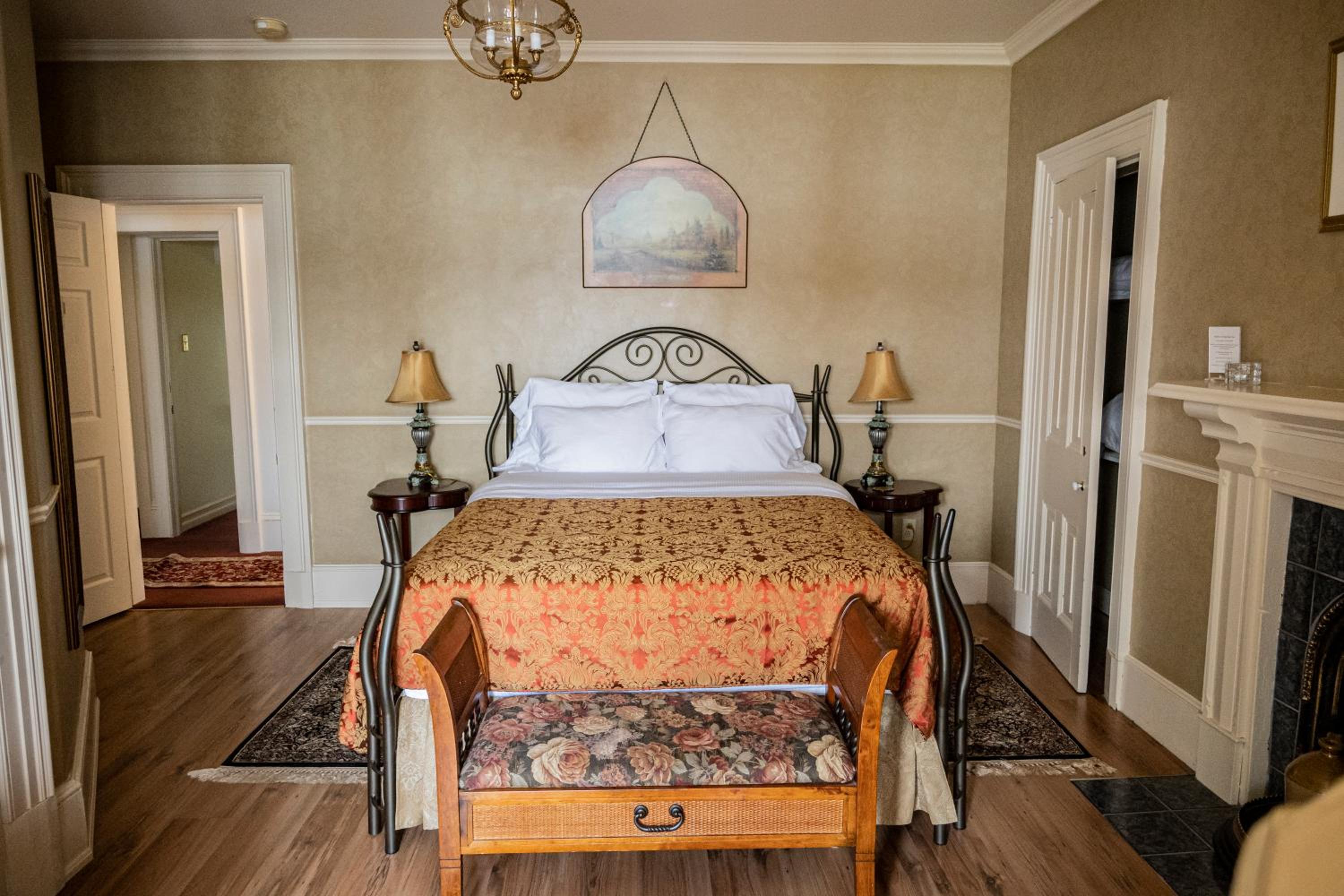 Belle View Manor Inn