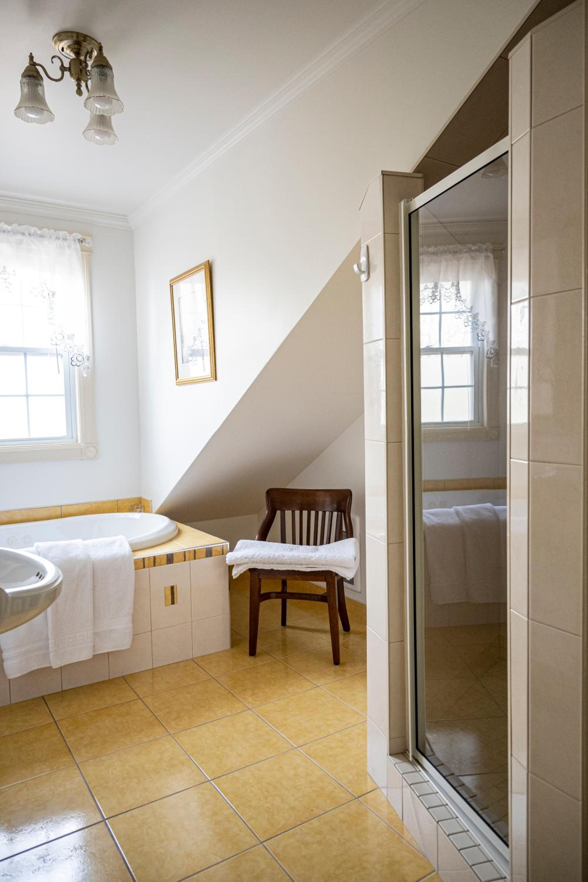 Belle View Manor Inn