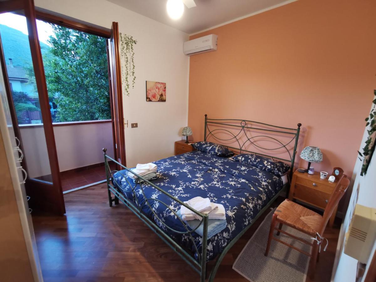 Villa Iris - Mondello en Palermo — hotel room