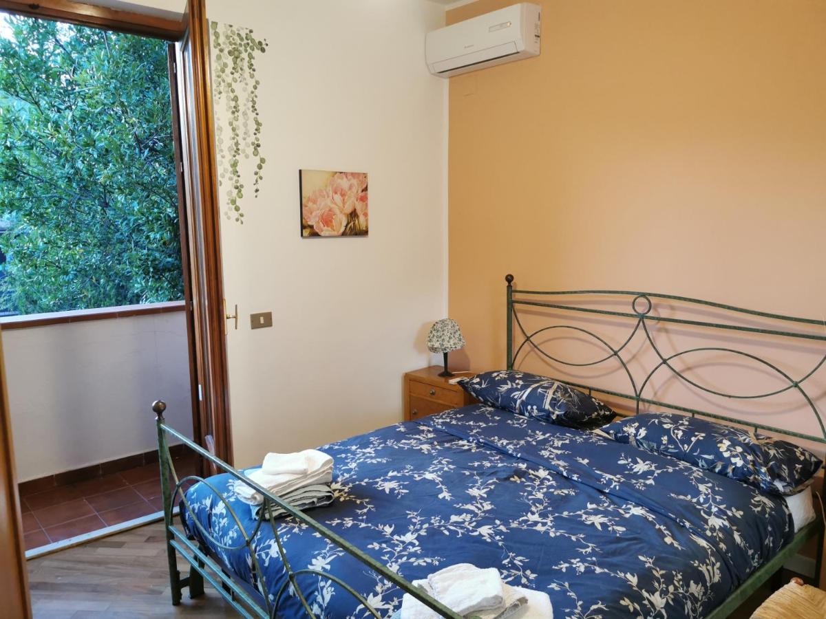 Villa Iris - Mondello en Palermo — hotel room
