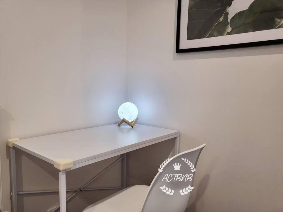 Modern new 1-bedroom apartment in Canberra City