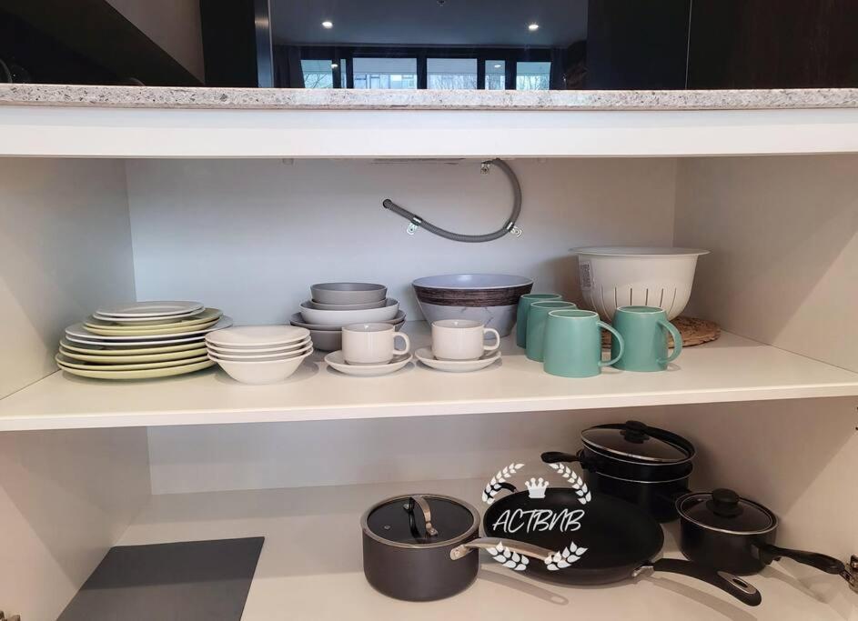 Modern new 1-bedroom apartment in Canberra City