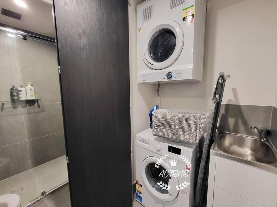 Modern new 1-bedroom apartment in Canberra City