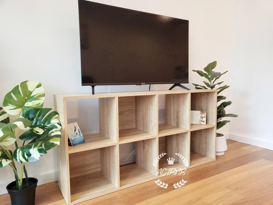 Modern new 1-bedroom apartment in Canberra City