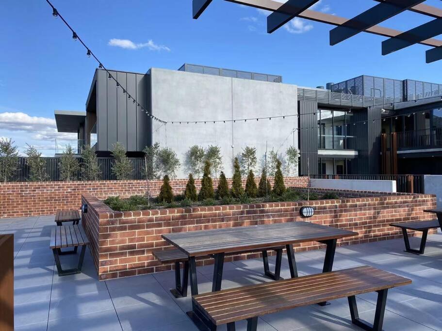 Modern new 1-bedroom apartment in Canberra City