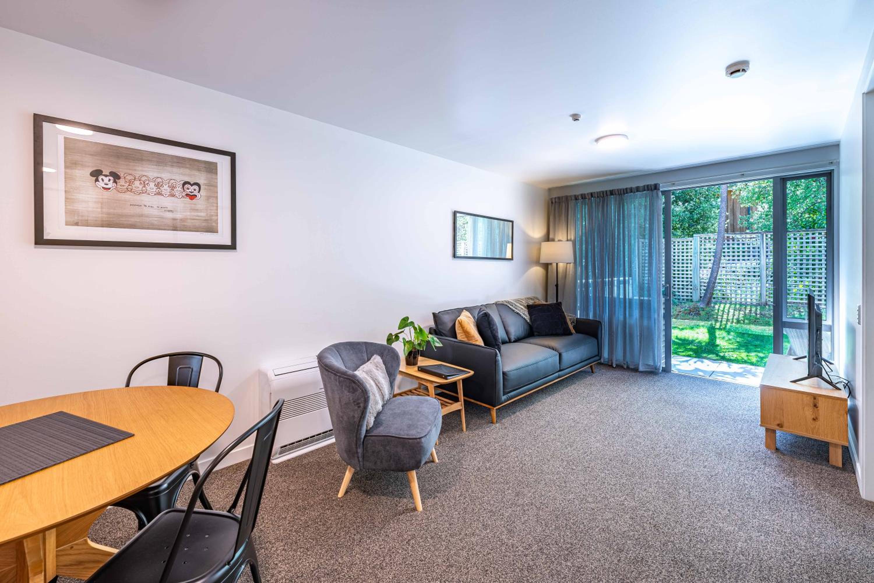 Central Luxury Apartment 108