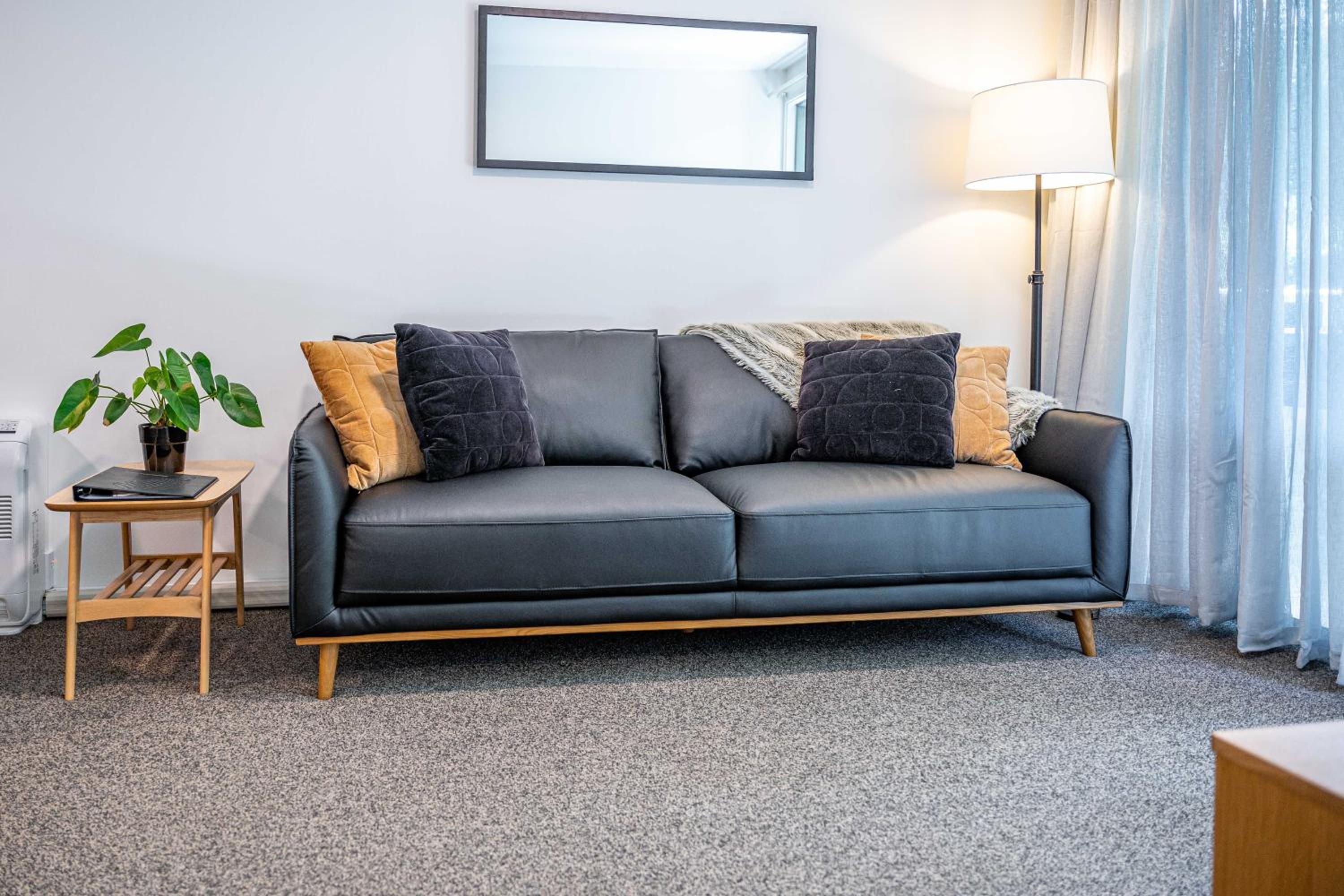 Central Luxury Apartment 108