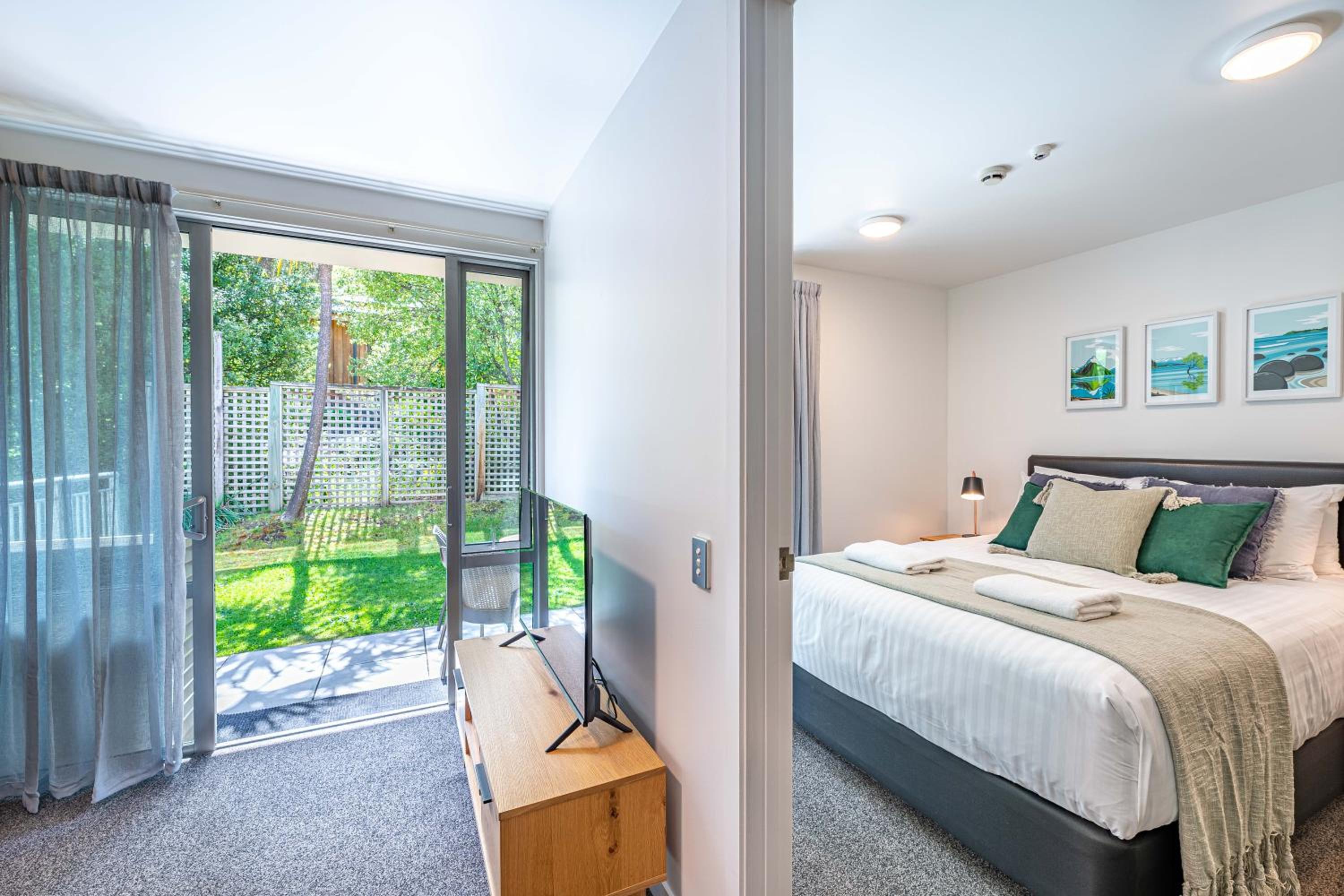 Central Luxury Apartment 108