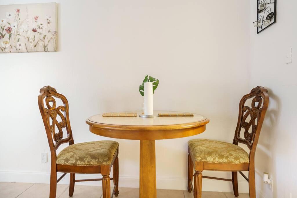 cheerful 1-bedroom 1bath at Fort Lauderdale FL view 3