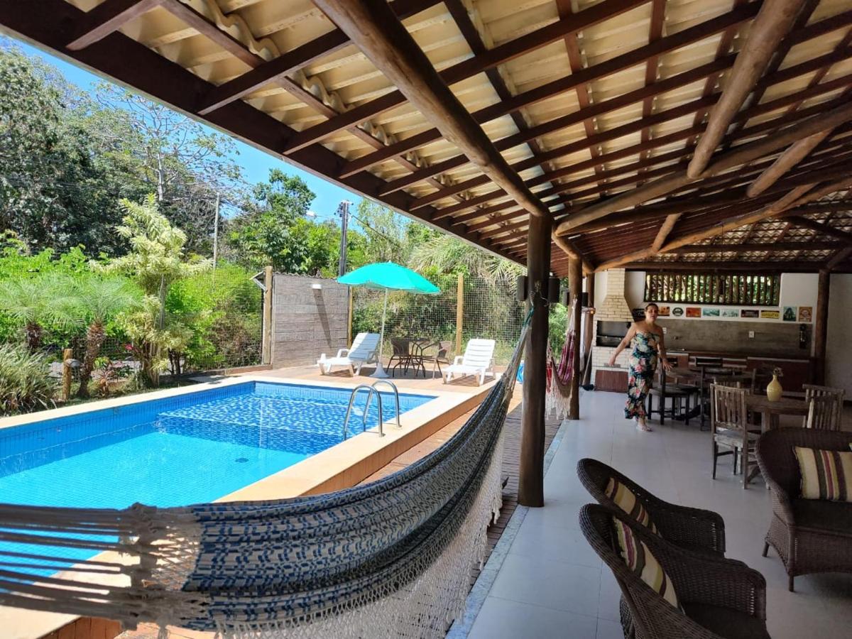 Linda casa 4/4 com piscina na Praia do Forte.