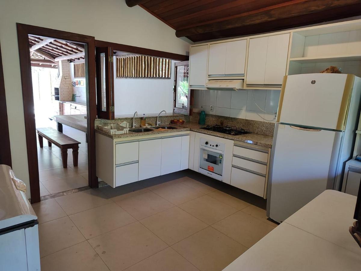 Linda casa 4/4 com piscina na Praia do Forte.