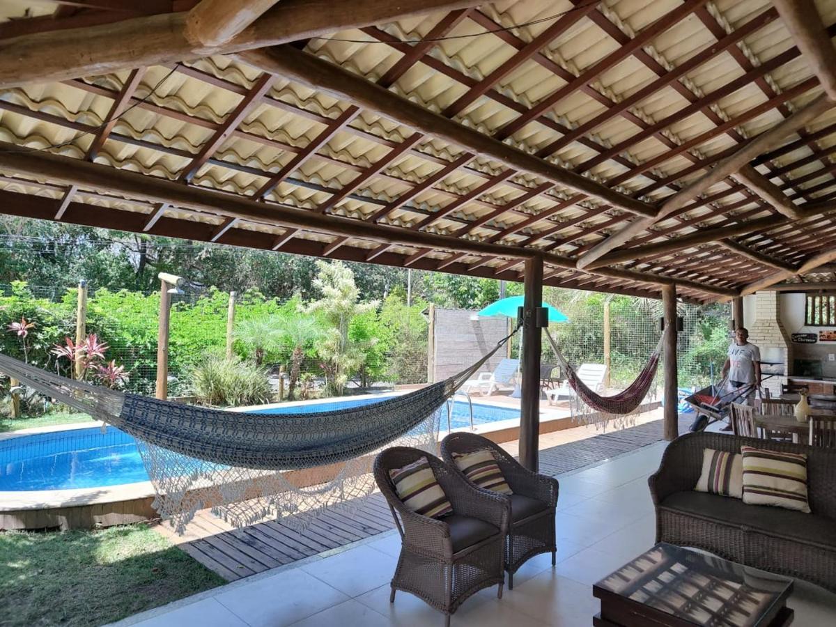 Linda casa 4/4 com piscina na Praia do Forte.