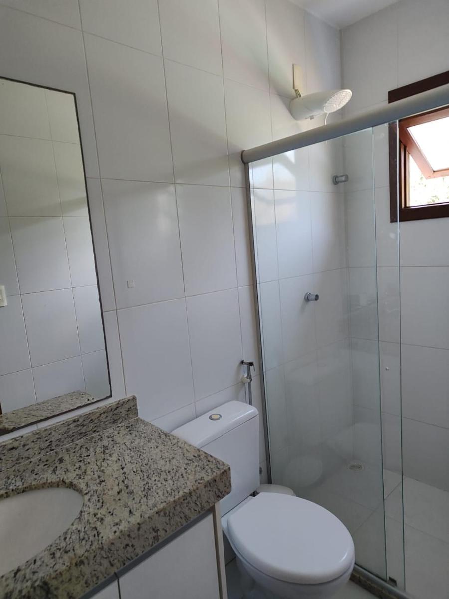 Linda casa 4/4 com piscina na Praia do Forte.