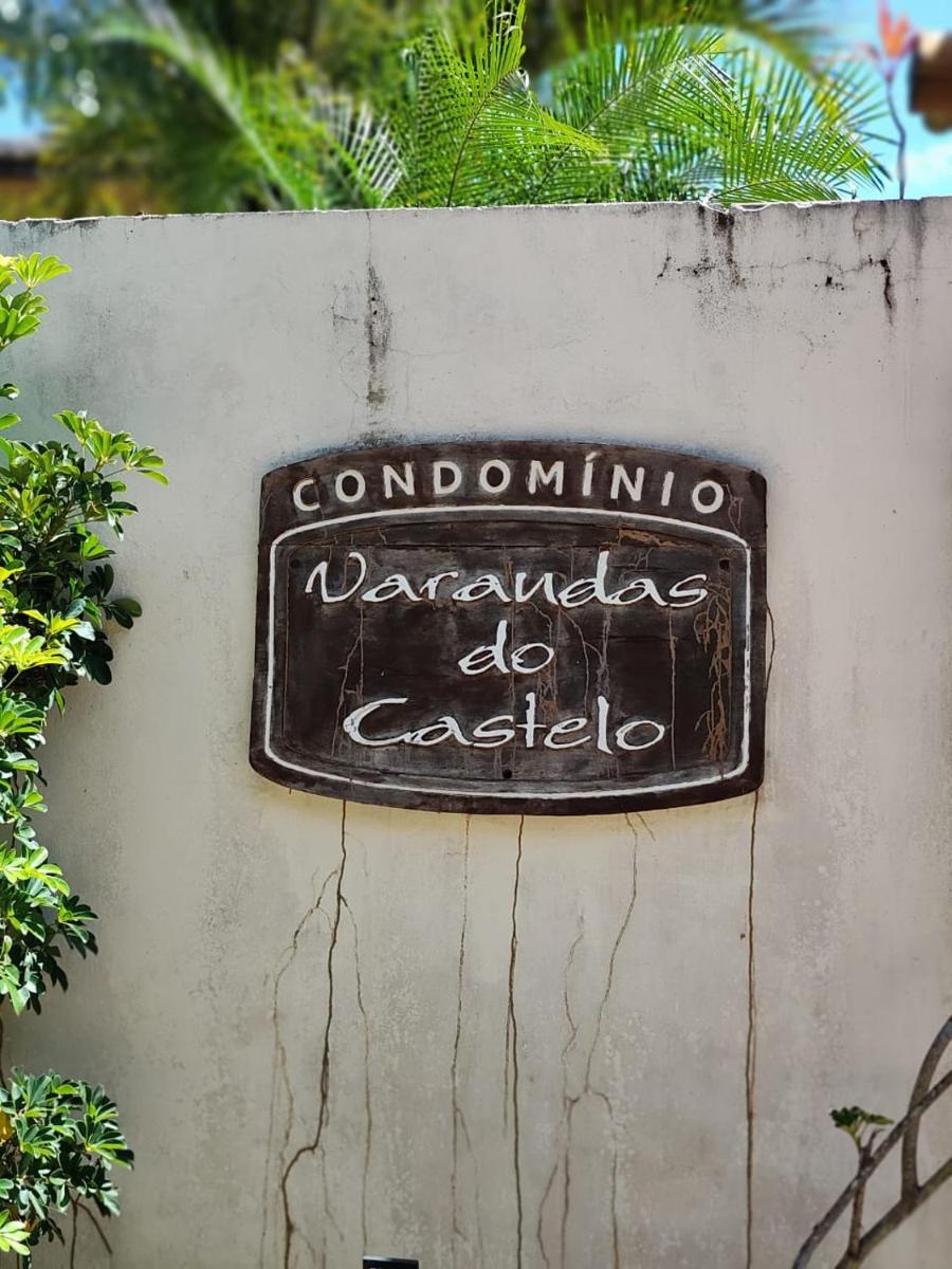 Linda casa 4/4 com piscina na Praia do Forte.