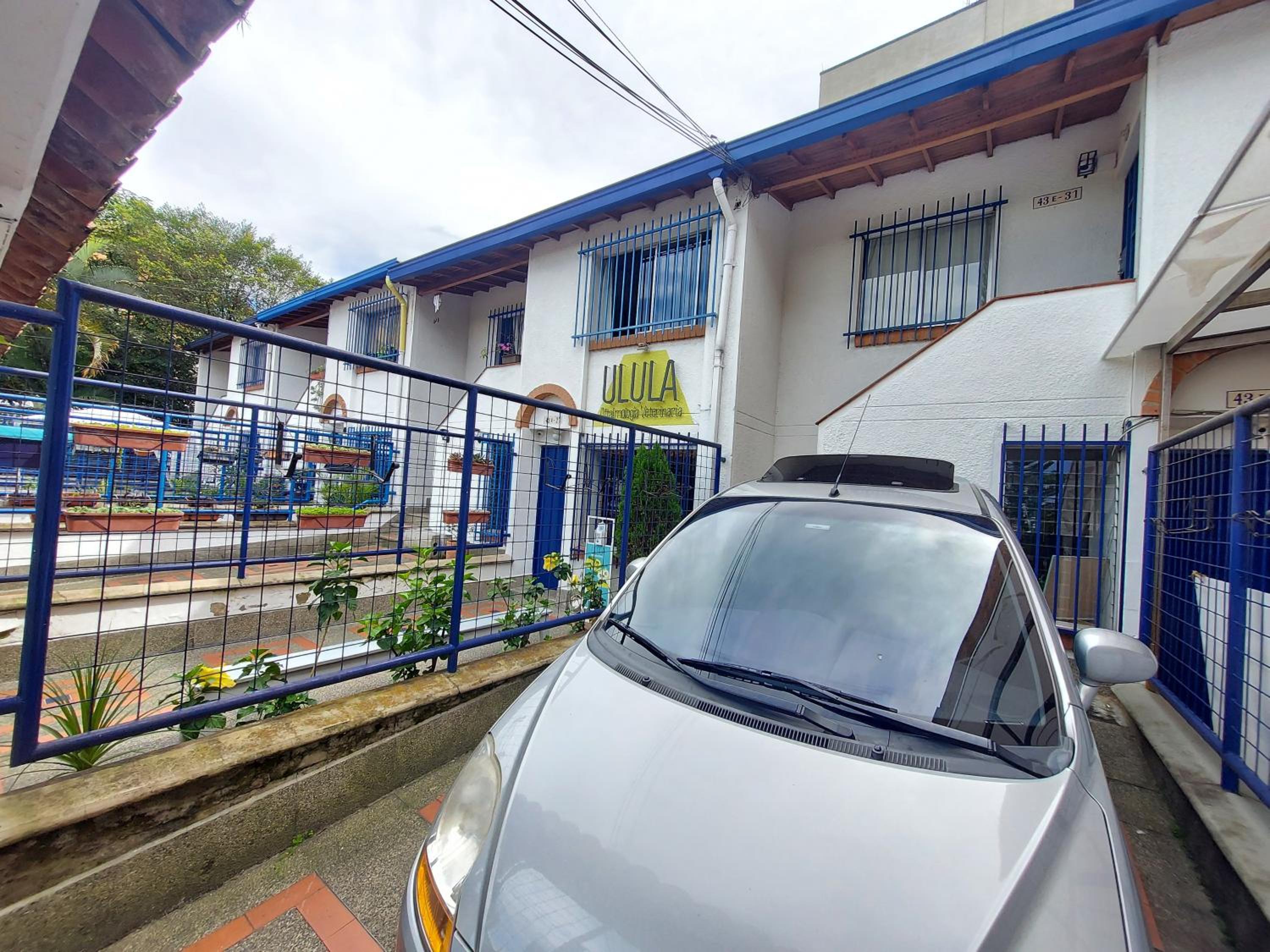 Casa Barrio Poblado Sector Manila - Parking view 3