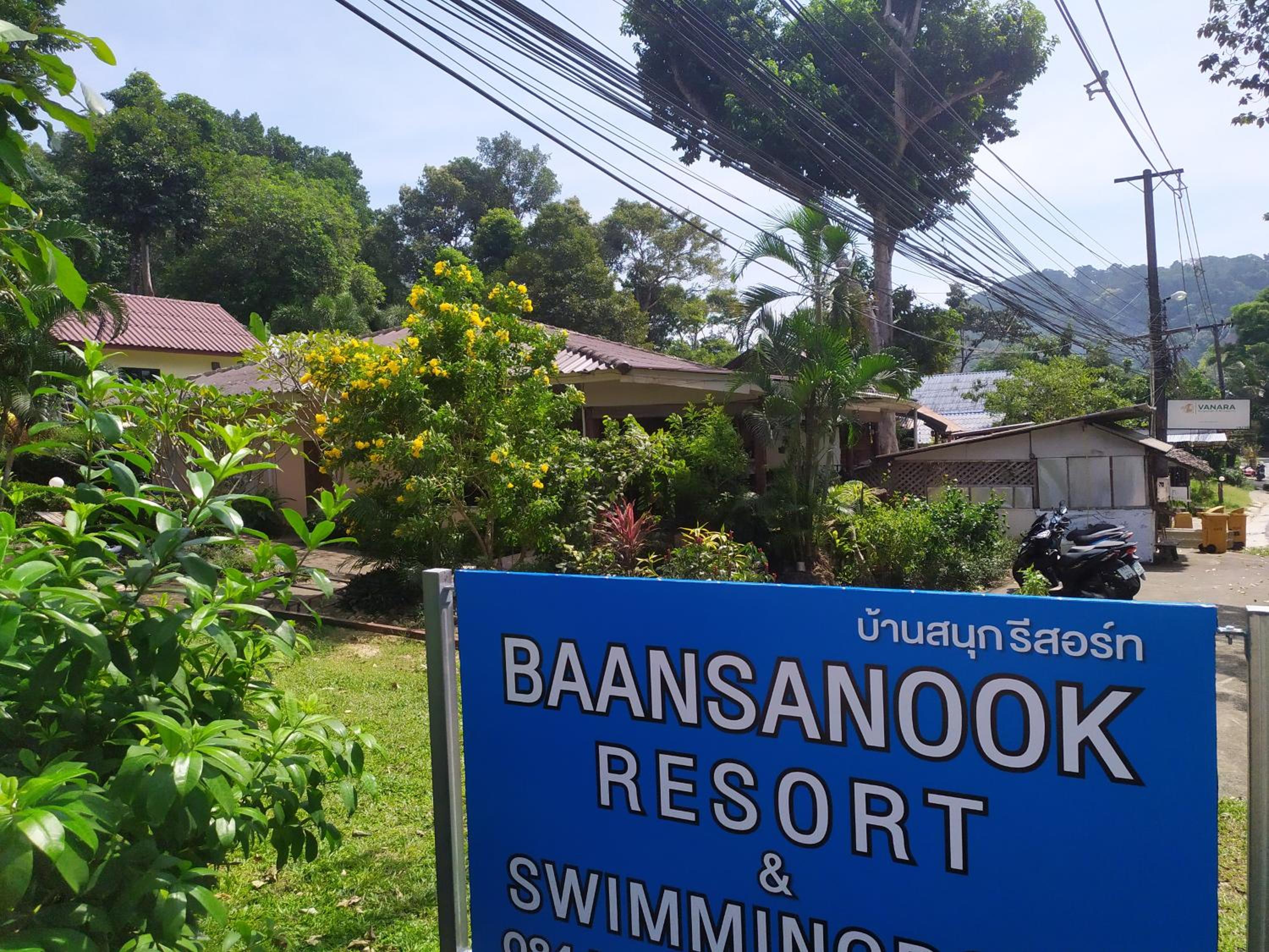 Hotel Baansanook Resort & Swimming Pool - Image 1