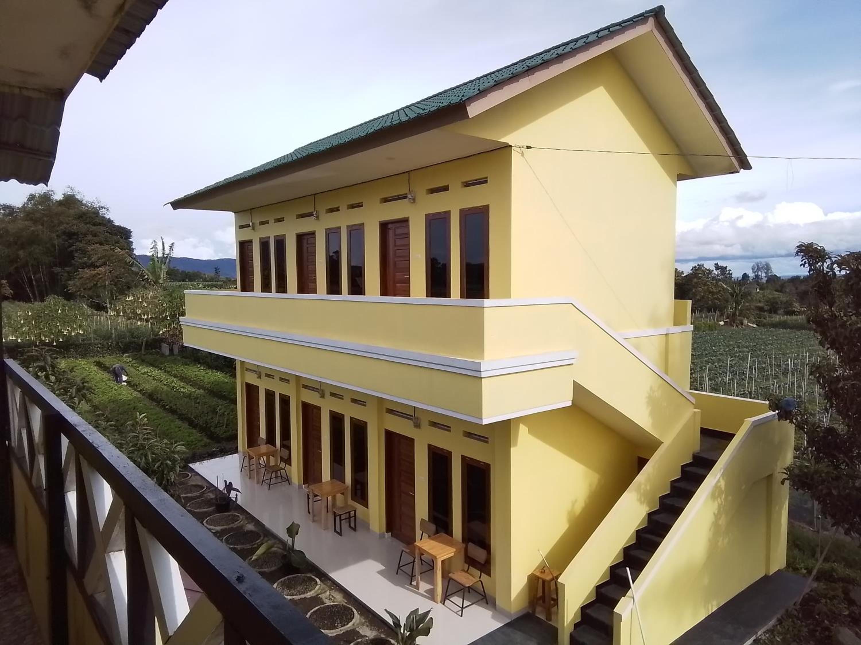 Berastagi Mountain View Homestay & Pizzeria