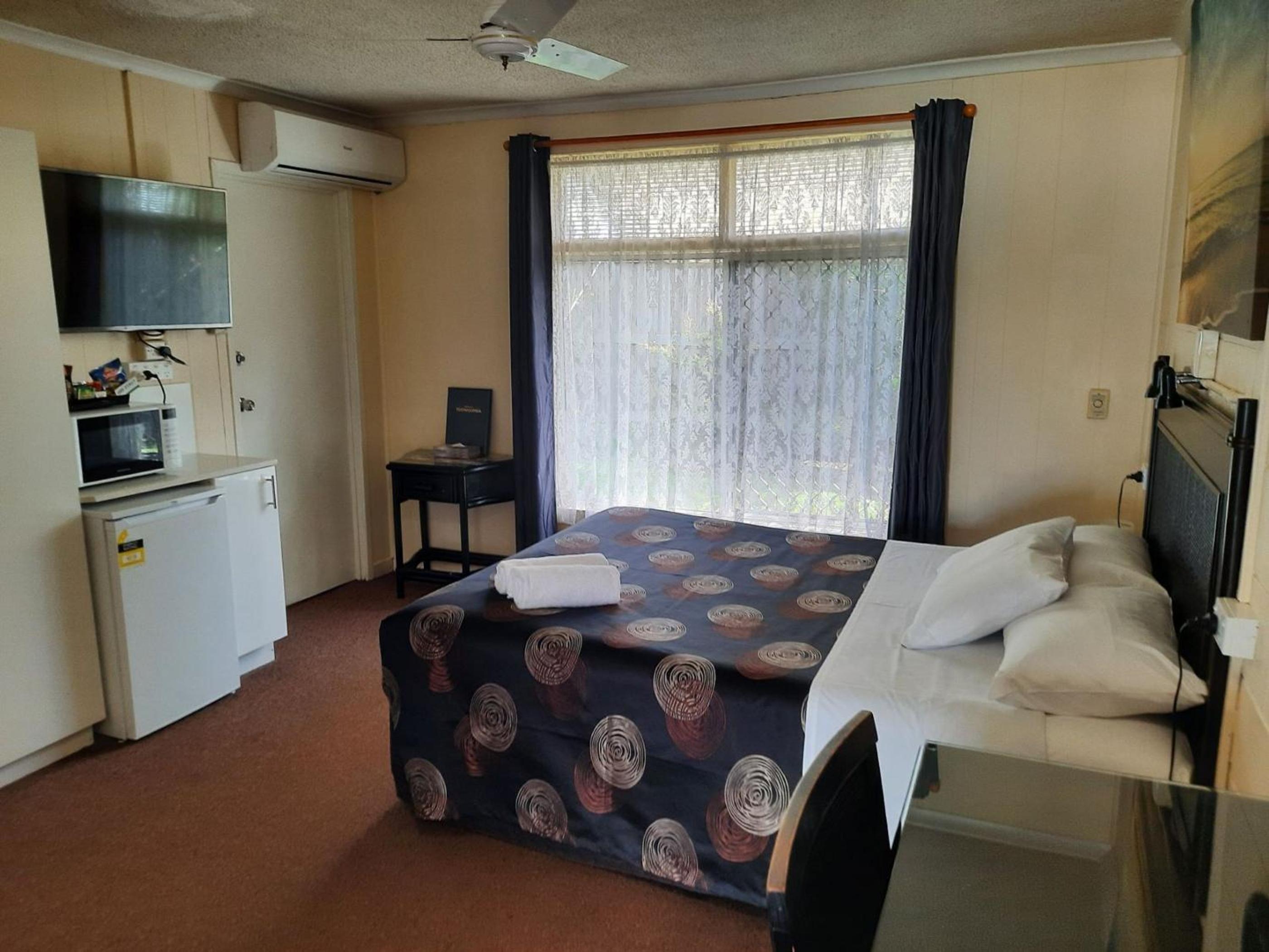 Flying Spur Motel