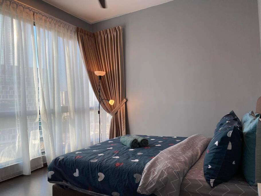 JB SKS Pavillion 1BR Apt nearJB CIQ -Smart tv