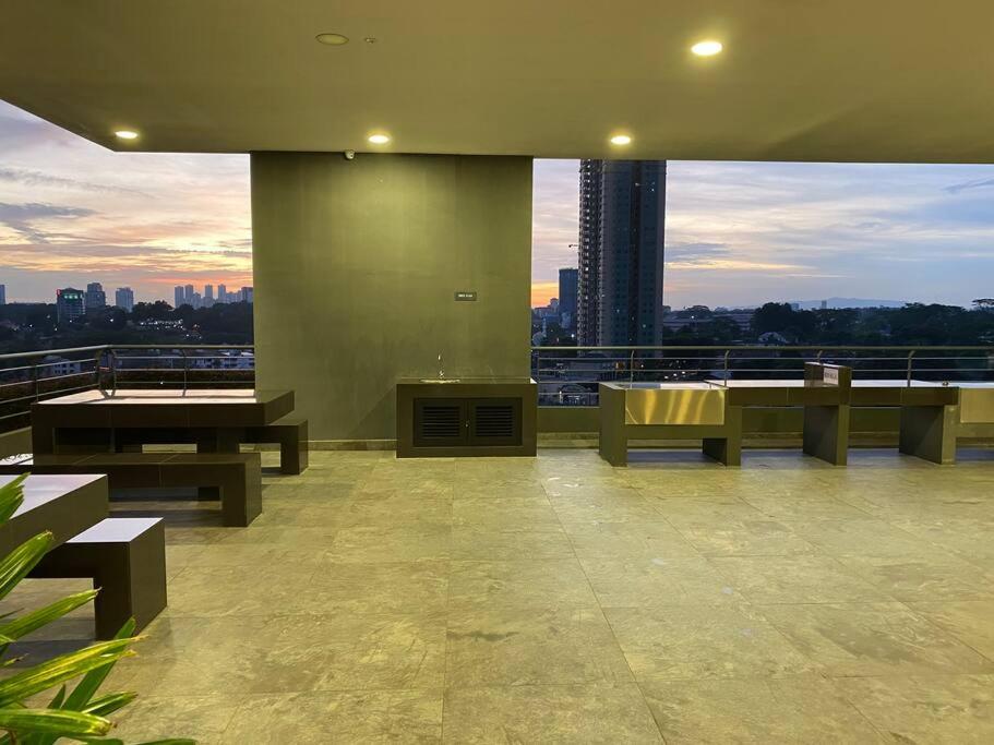 JB SKS Pavillion 1BR Apt nearJB CIQ -Smart tv