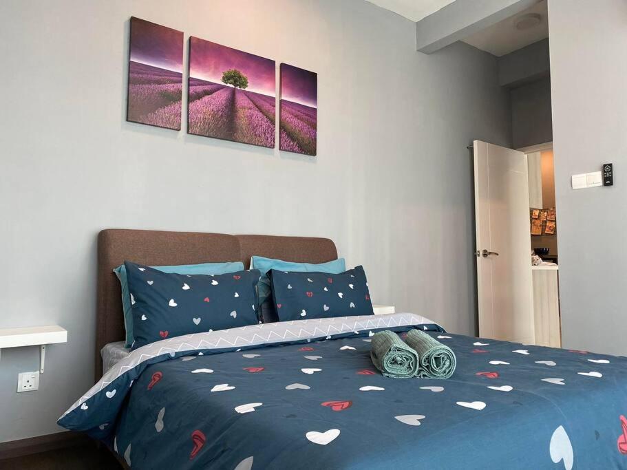 JB SKS Pavillion 1BR Apt nearJB CIQ -Smart tv